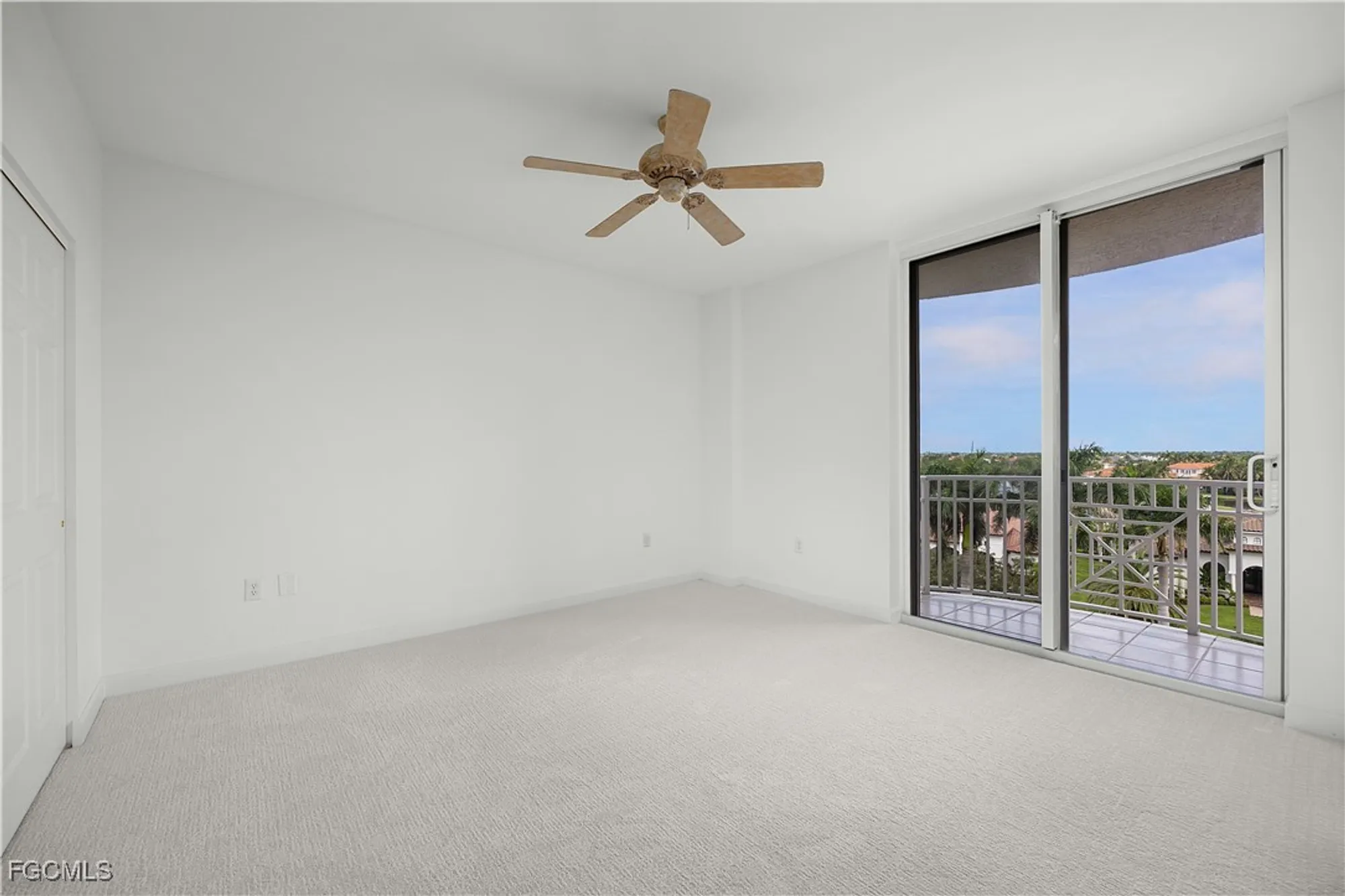 Property Slideshow image 16 of 29 | 14250 royal harbour ct unit 613, Fort Myers, FL, 33908