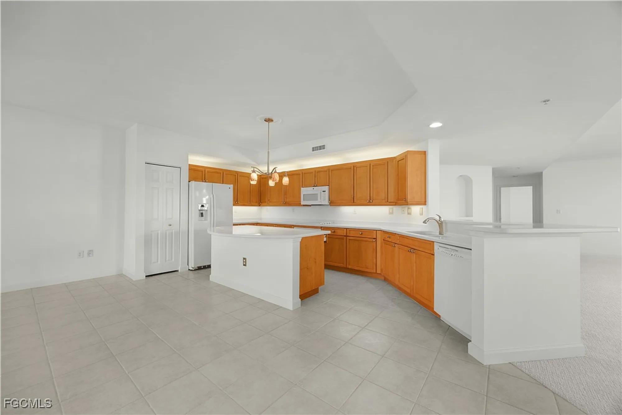 Property Slideshow image 19 of 29 | 14250 royal harbour ct unit 613, Fort Myers, FL, 33908