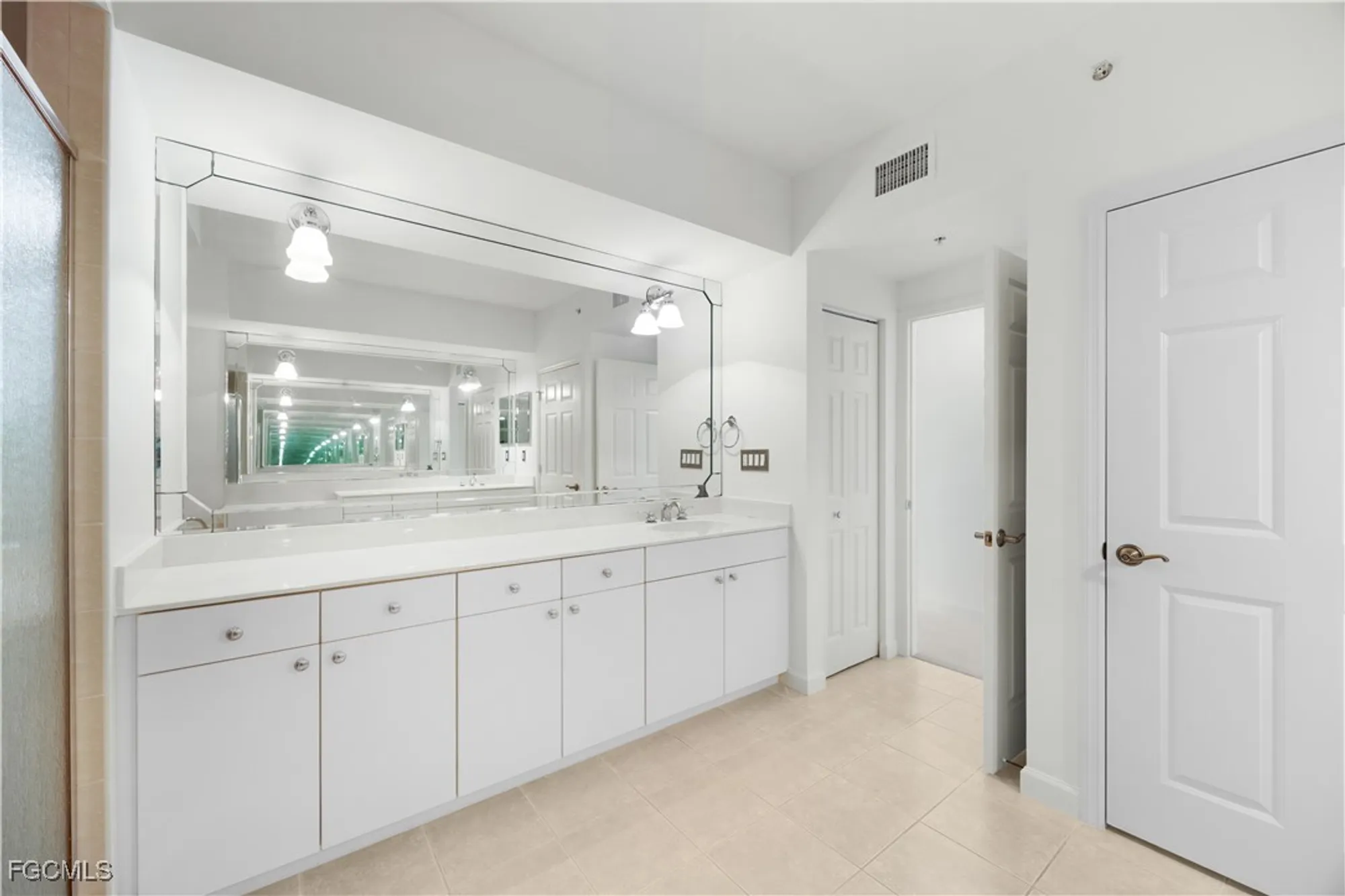 Property Slideshow image 25 of 29 | 14250 royal harbour ct unit 613, Fort Myers, FL, 33908