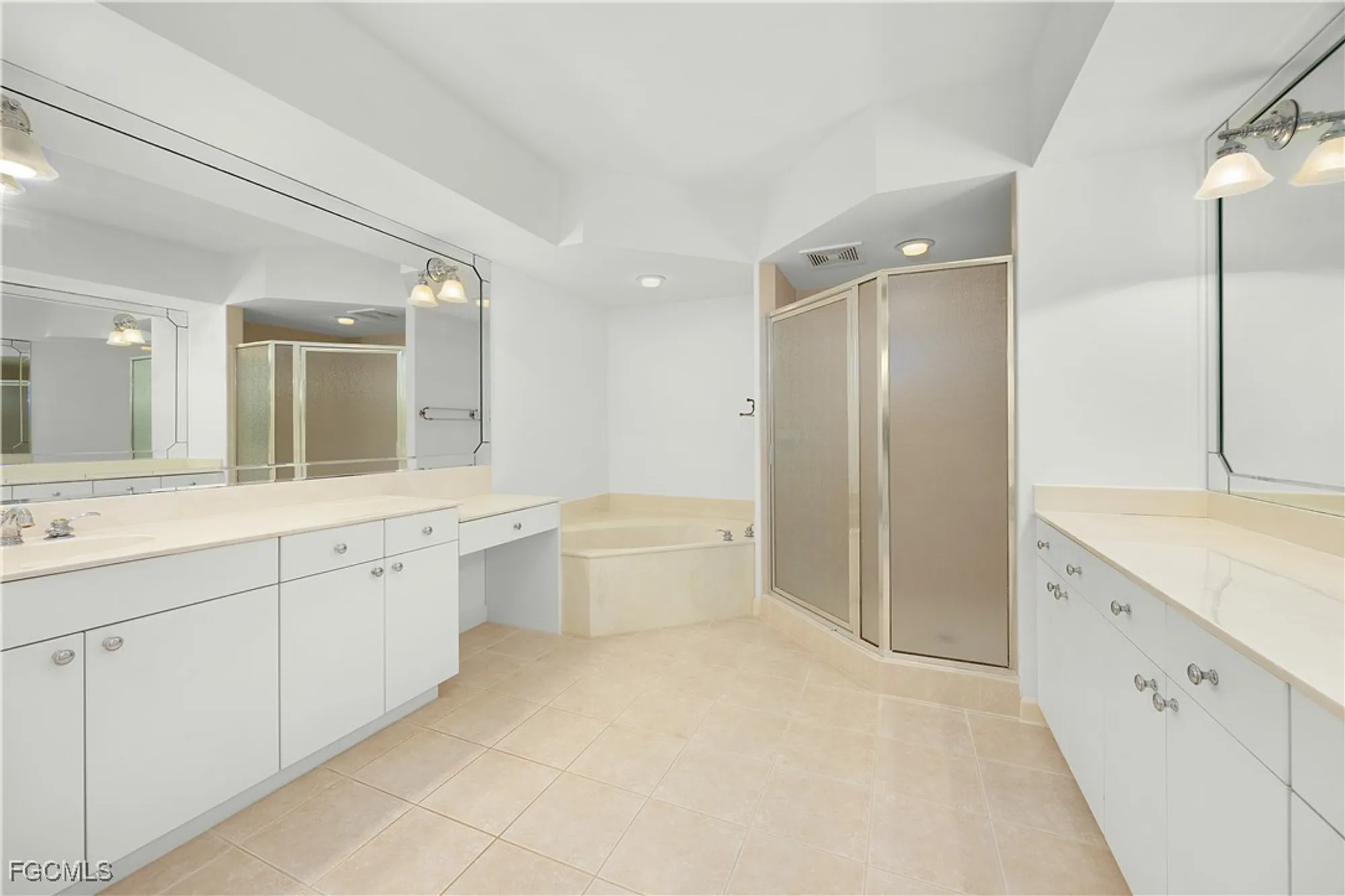 Property Slideshow image 26 of 29 | 14250 royal harbour ct unit 613, Fort Myers, FL, 33908