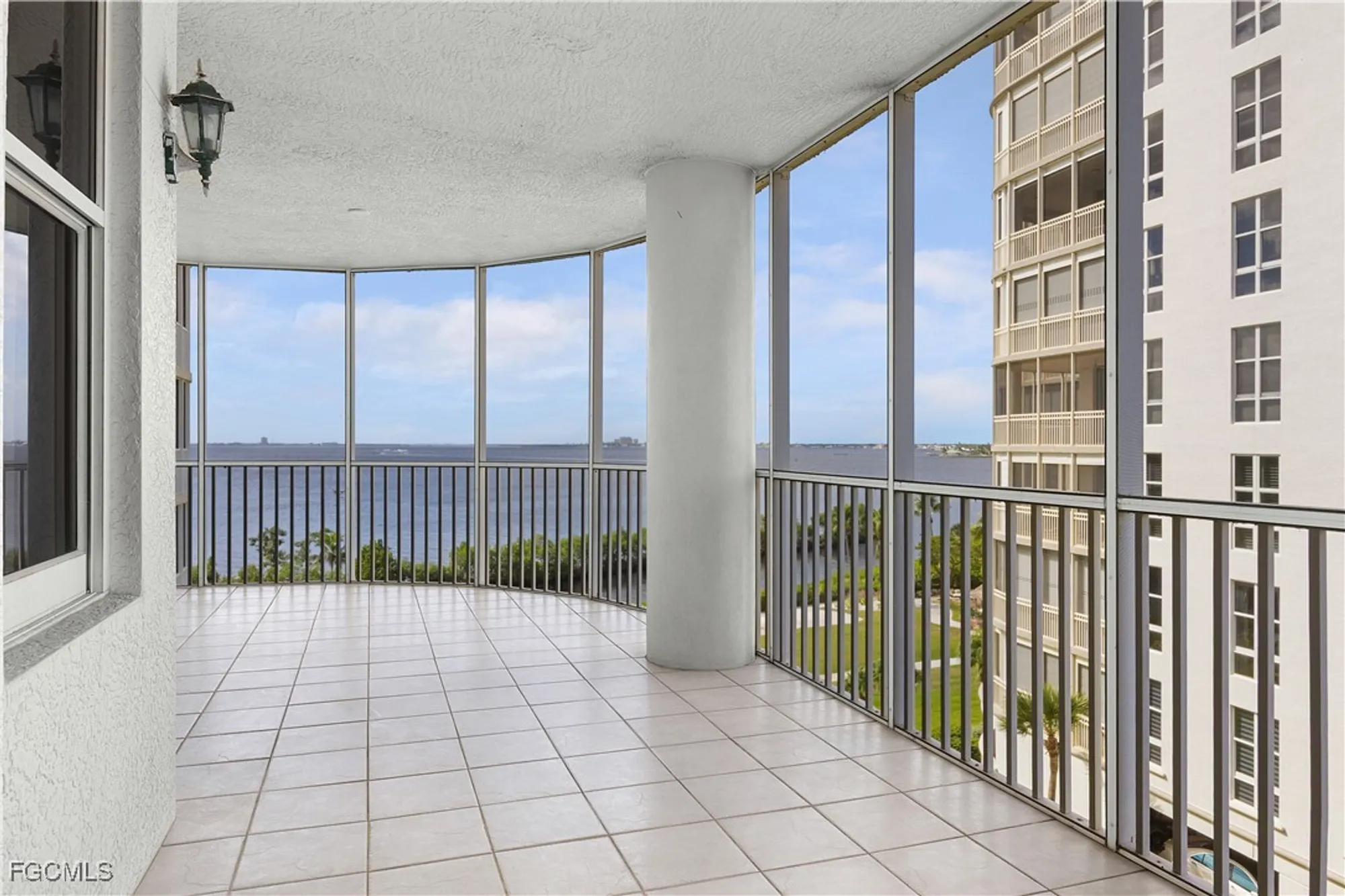 Property Slideshow image 22 of 29 | 14250 royal harbour ct unit 613, Fort Myers, FL, 33908