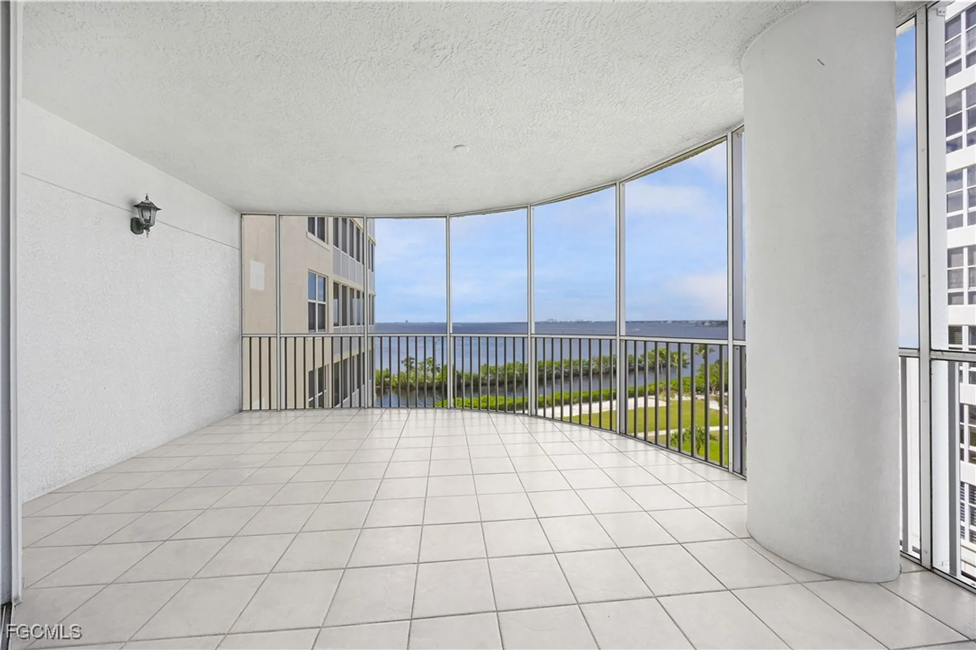 Property Slideshow image 23 of 29 | 14250 royal harbour ct unit 613, Fort Myers, FL, 33908