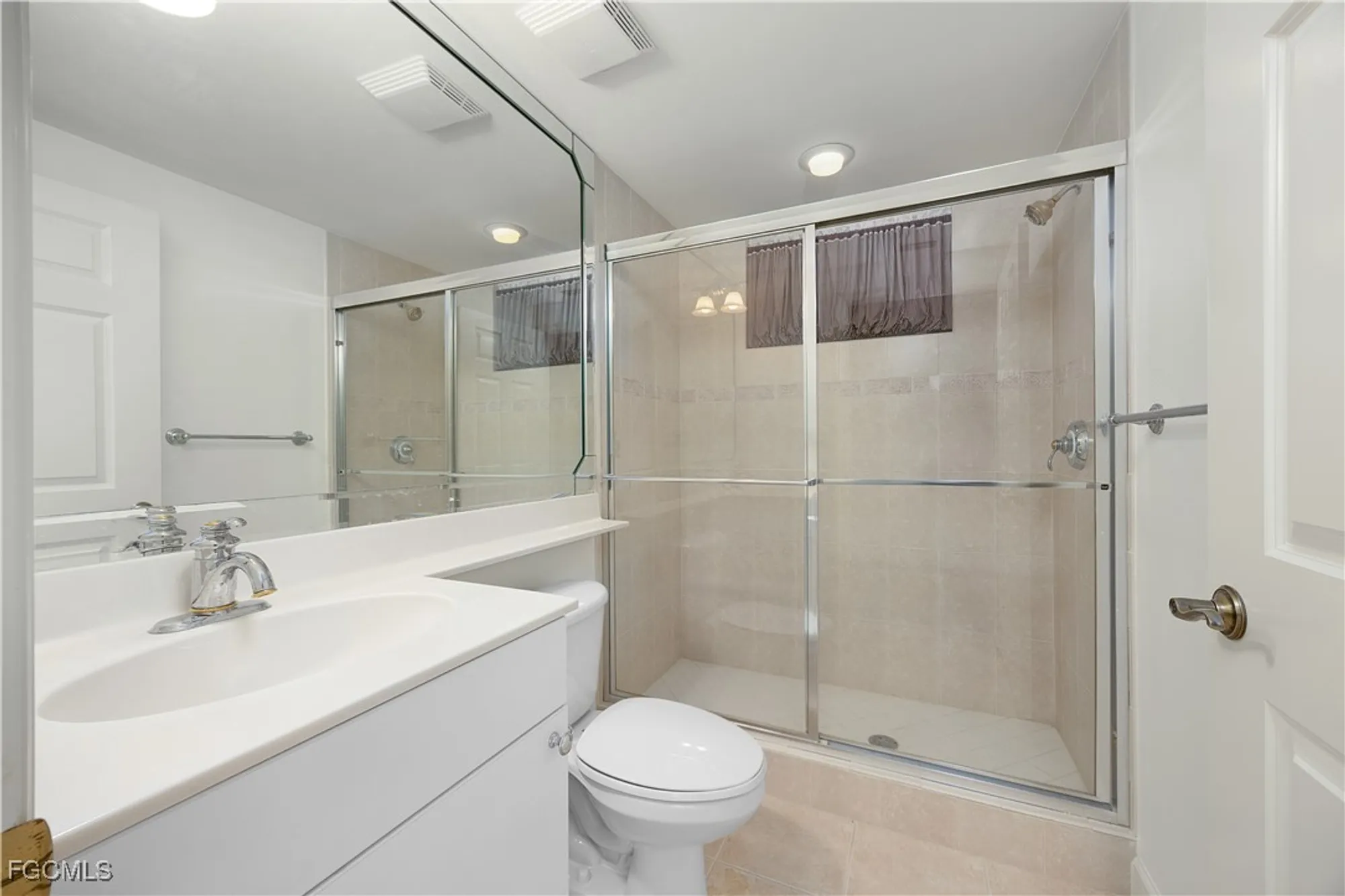 Property Slideshow image 9 of 29 | 14250 royal harbour ct unit 613, Fort Myers, FL, 33908
