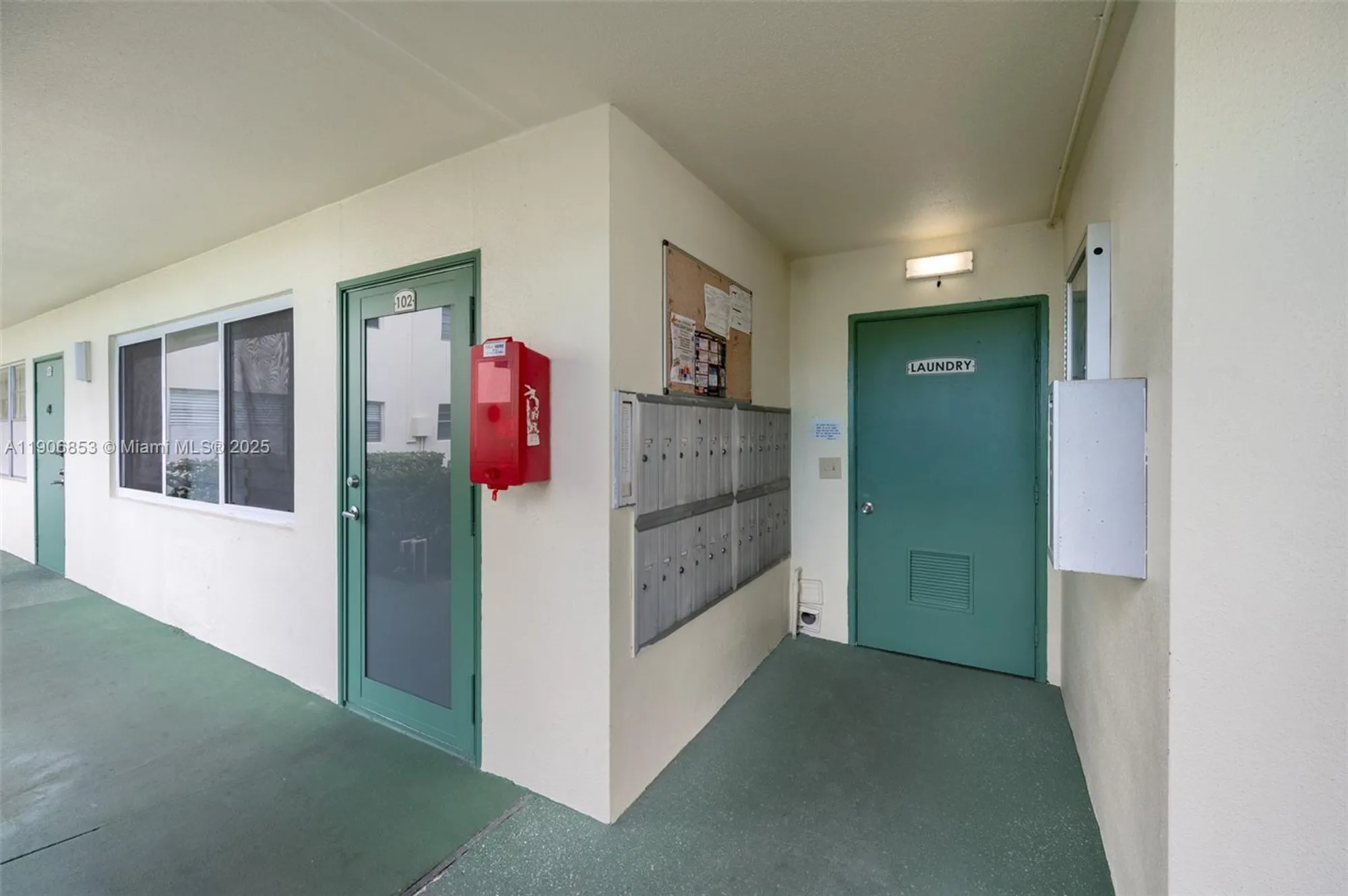 Property Slideshow image 15 of 22 | 102 upminster e unit e, Deerfield Beach, FL, 33442