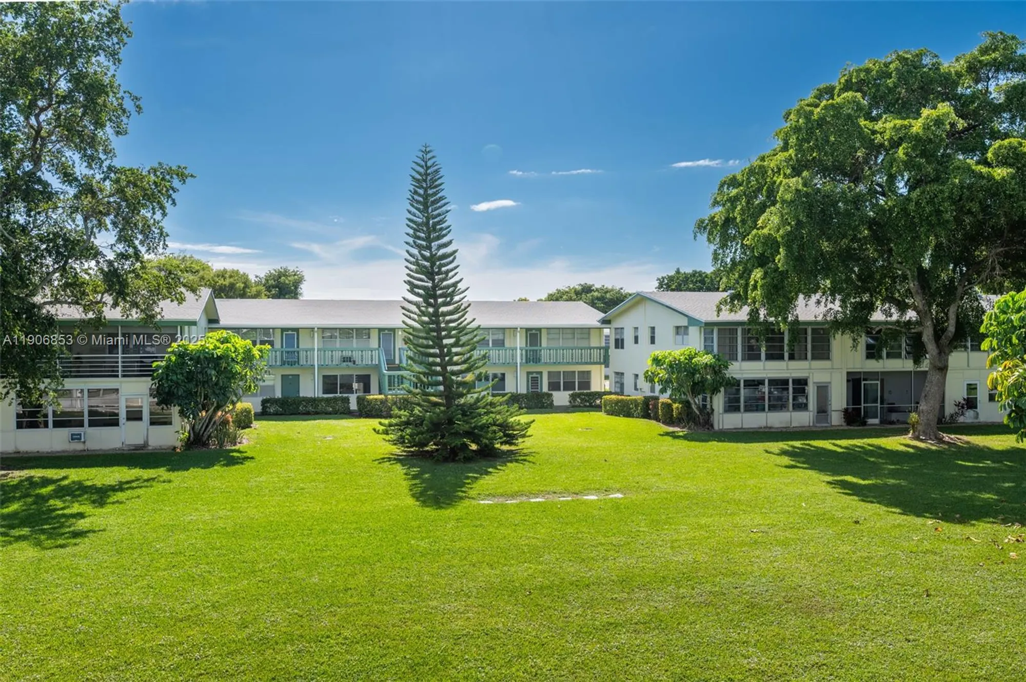 Property Slideshow image 18 of 22 | 102 upminster e unit e, Deerfield Beach, FL, 33442