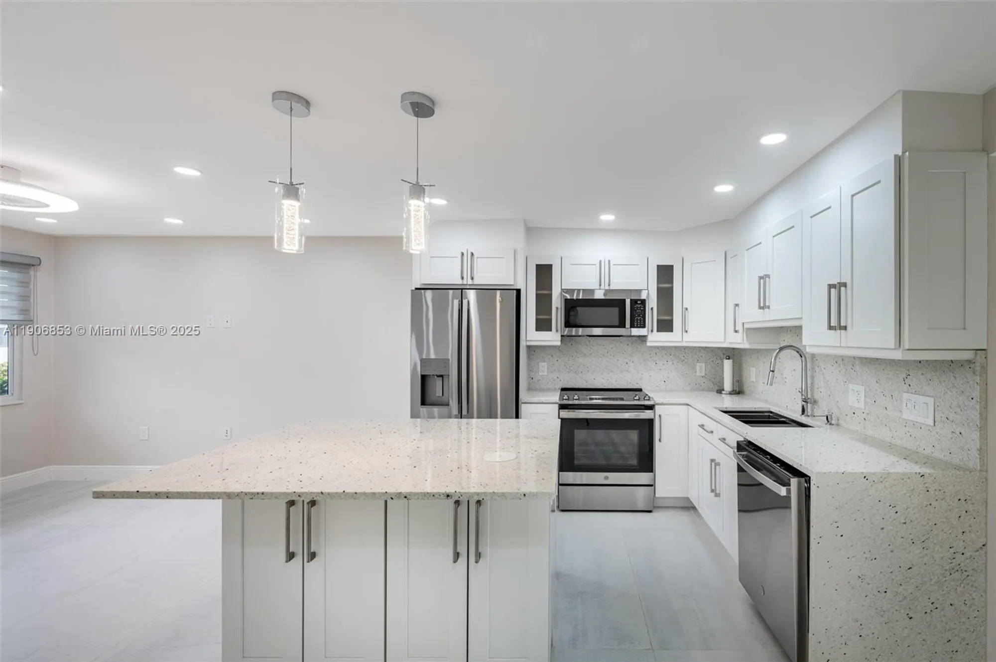 Property Slideshow image 1 of 22 | 102 upminster e unit e, Deerfield Beach, FL, 33442