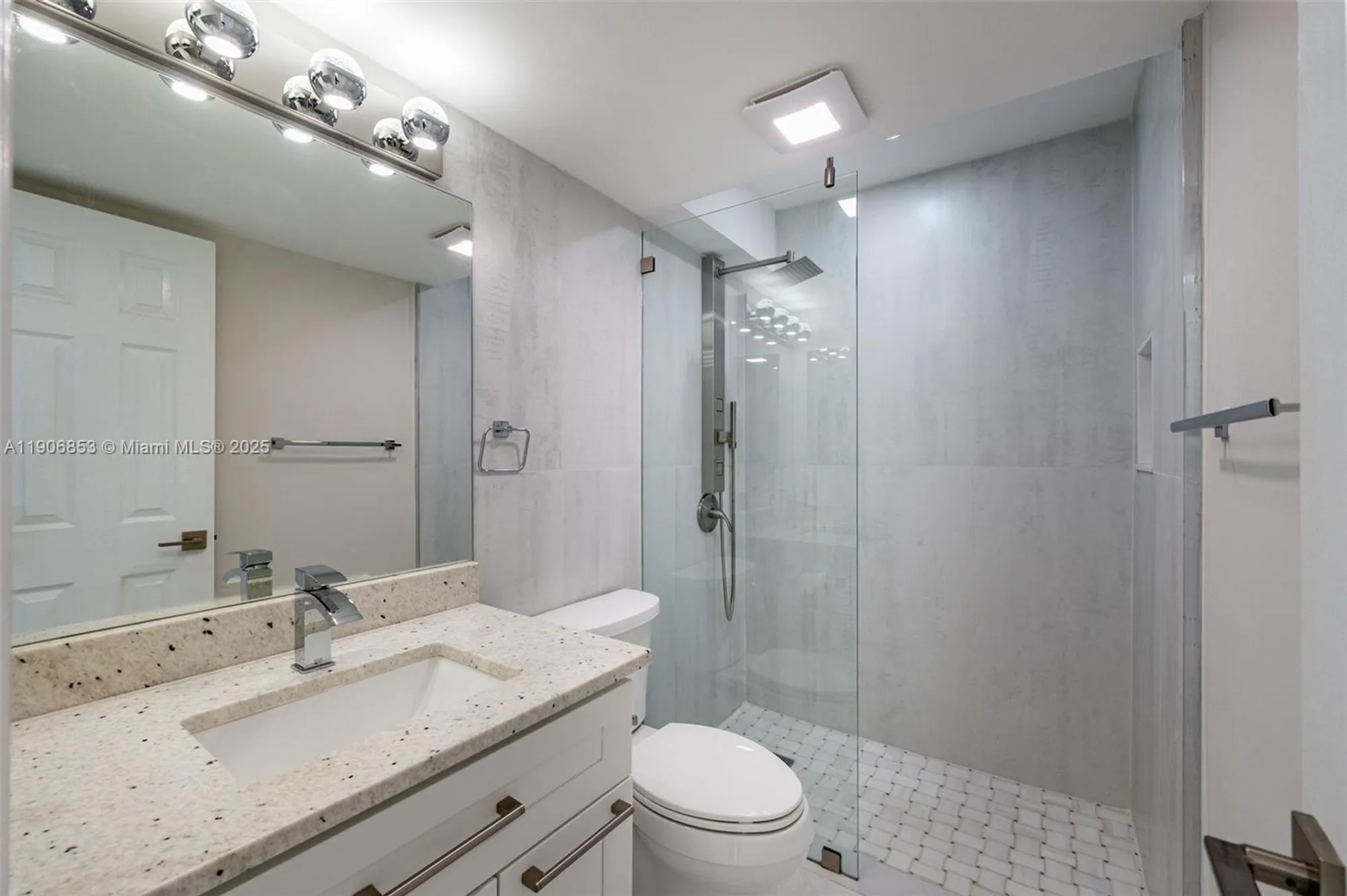 Property Slideshow image 8 of 22 | 102 upminster e unit e, Deerfield Beach, FL, 33442