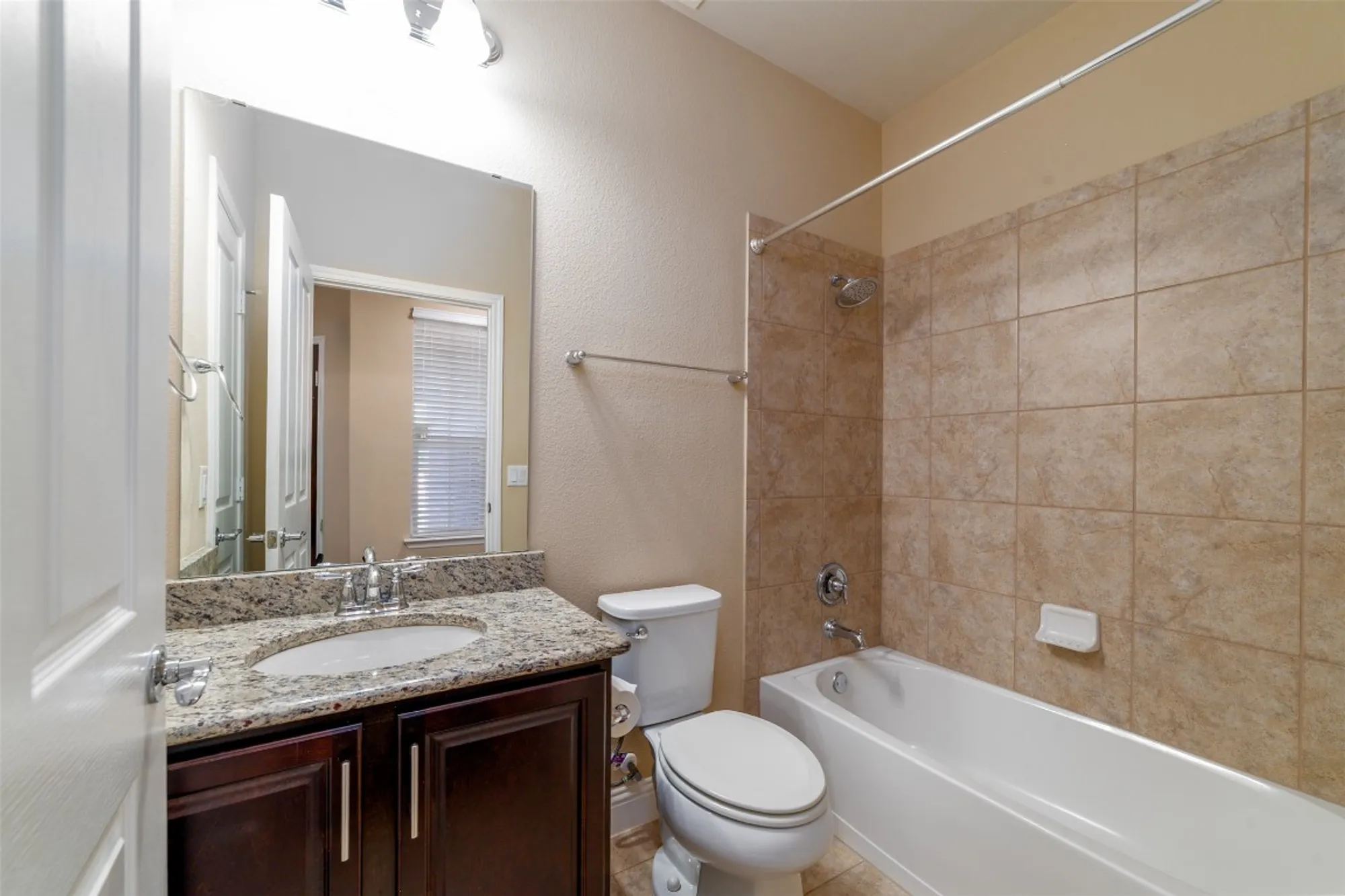 Property Slideshow image 15 of 29 | 902 dome peak ln, Georgetown, TX, 78633