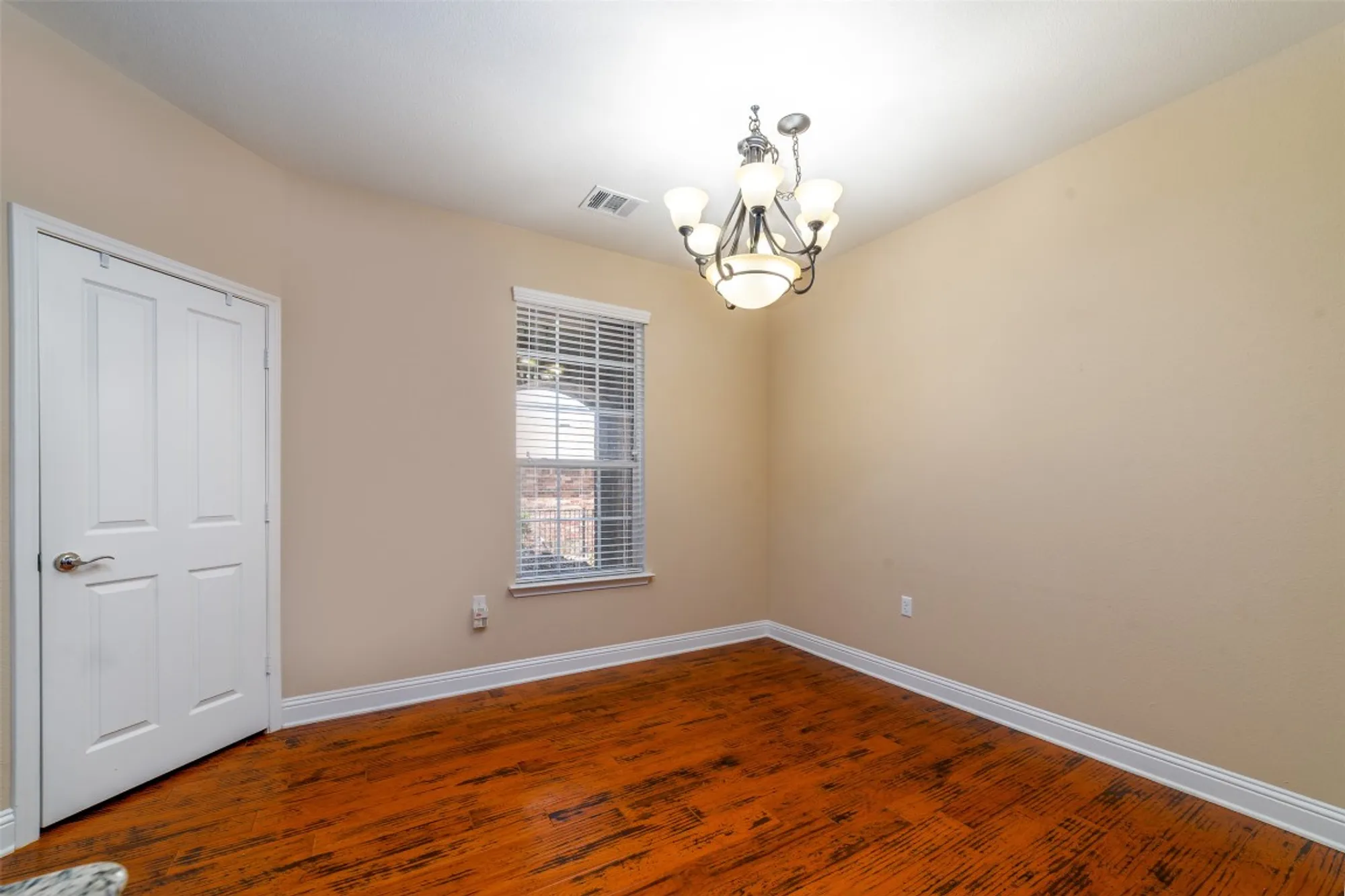 Property Slideshow image 23 of 29 | 902 dome peak ln, Georgetown, TX, 78633