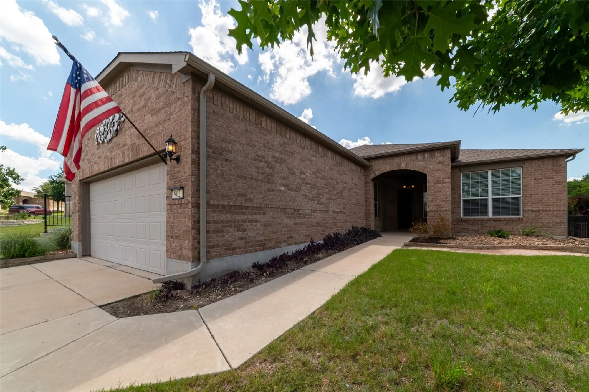 Property Slideshow image 3 of 29 | 902 dome peak ln, Georgetown, TX, 78633