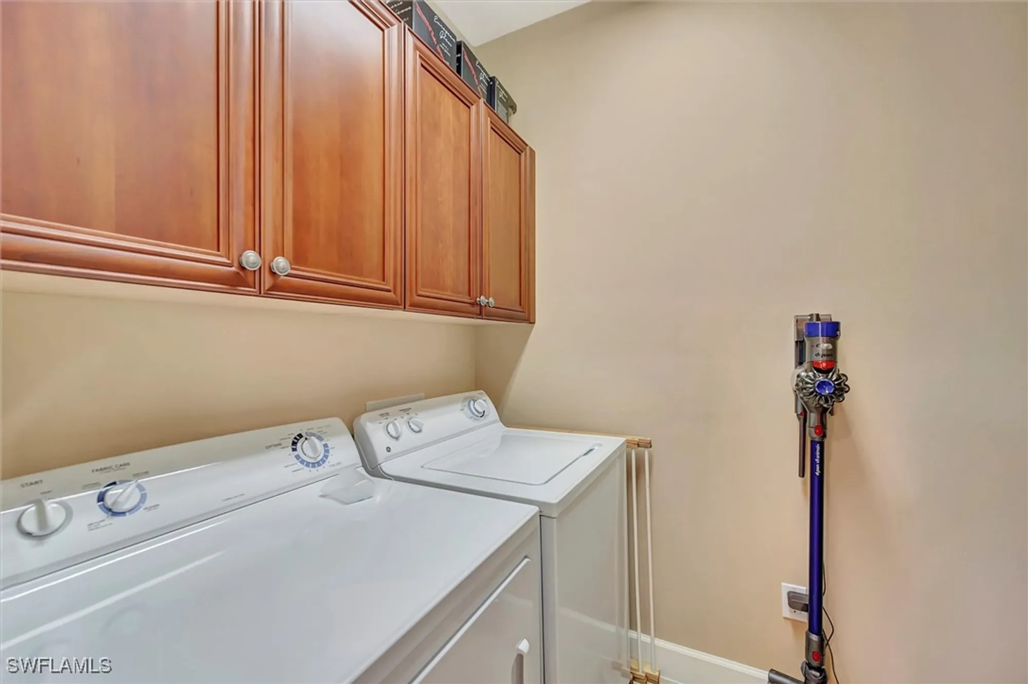 Property Slideshow image 39 of 50 | 8026 players cove dr 102, Naples, FL, 34113