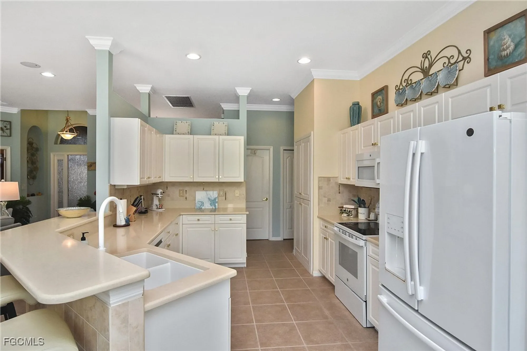 Property Slideshow image 16 of 49 | 11131 wine palm rd, Fort Myers, FL, 33966