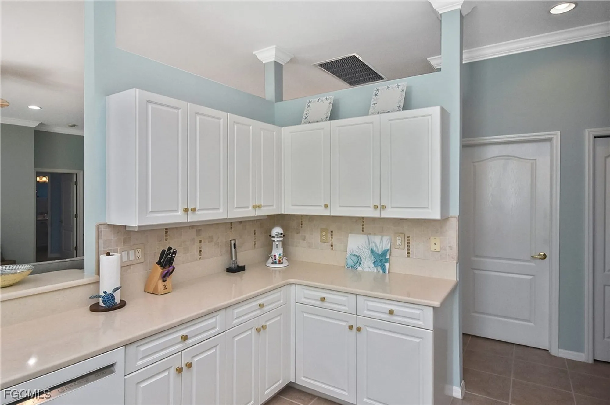 Property Slideshow image 17 of 49 | 11131 wine palm rd, Fort Myers, FL, 33966