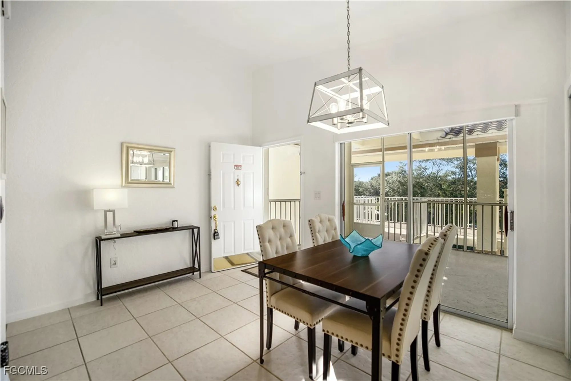 Property Slideshow image 13 of 42 | 6030 chardonnay ln apt 302, Naples, FL, 34119