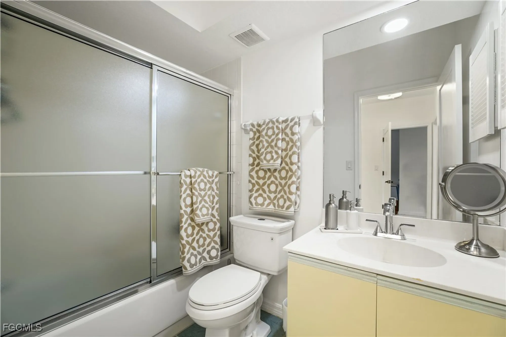 Property Slideshow image 25 of 42 | 6030 chardonnay ln apt 302, Naples, FL, 34119