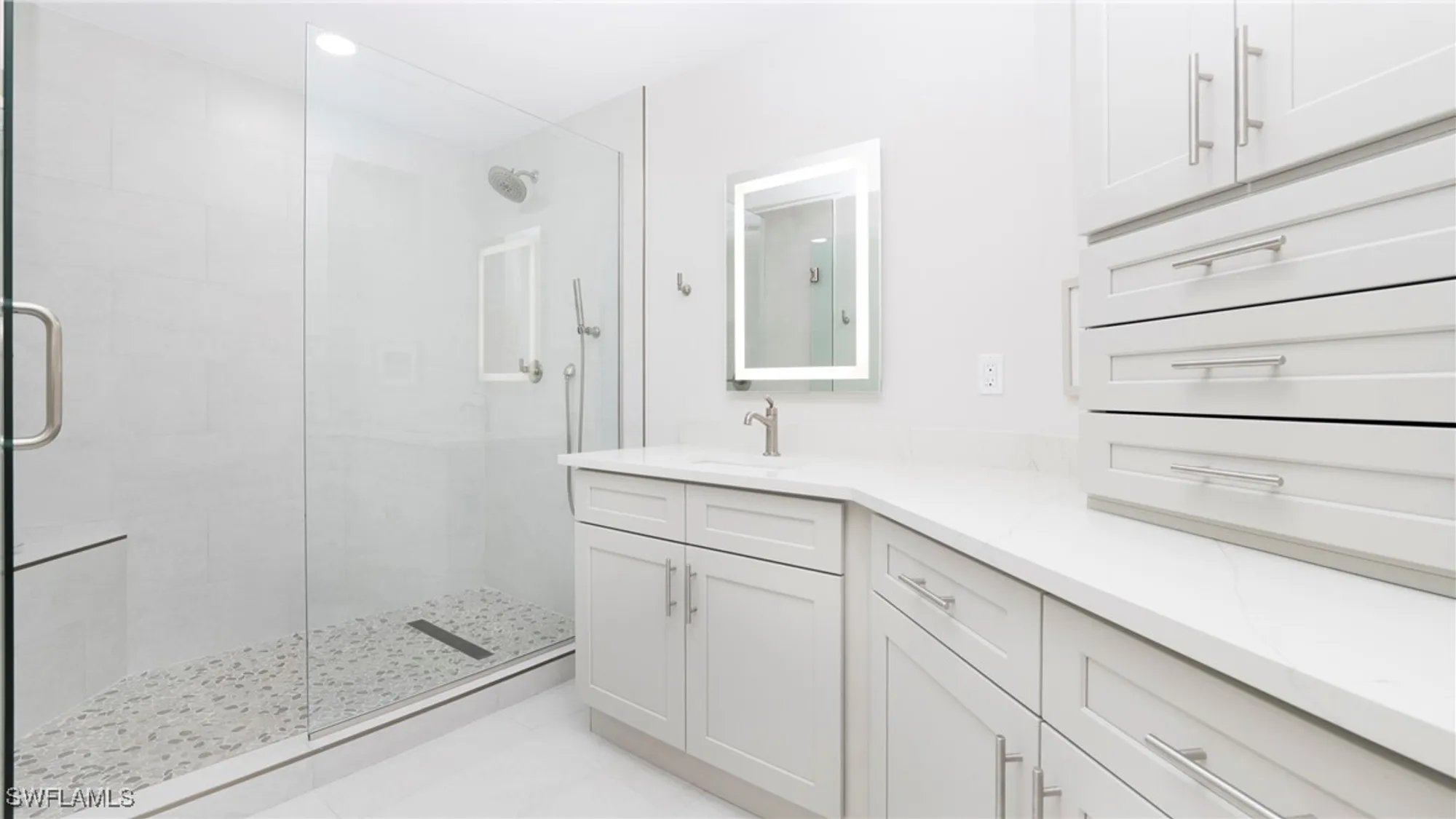 Property Slideshow image 13 of 40 | 8487 abbington cir # 1121, Naples, FL, 34108