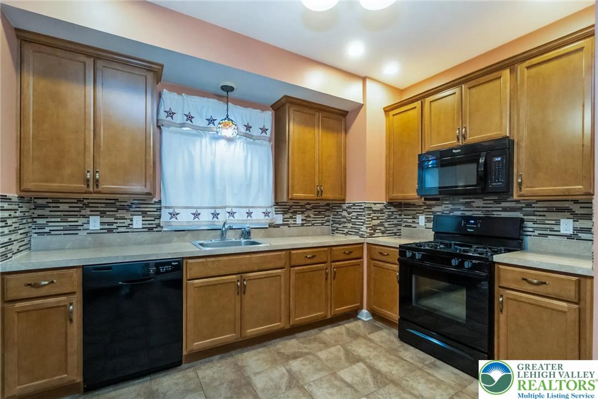 Property Slideshow image 21 of 54 | 5515 bayberry ln, Whitehall, PA, 18052
