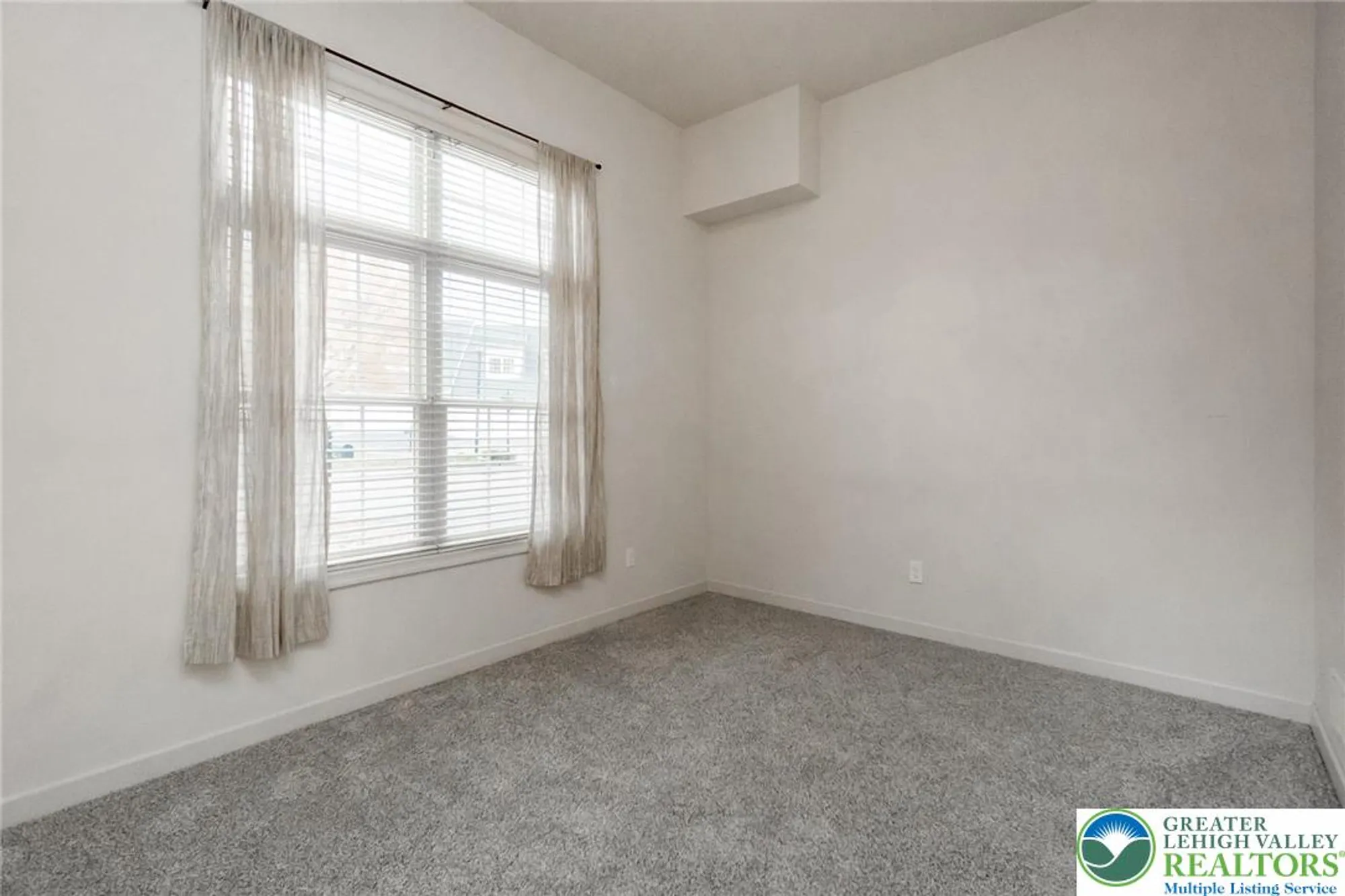 Property Slideshow image 37 of 54 | 5515 bayberry ln, Whitehall, PA, 18052