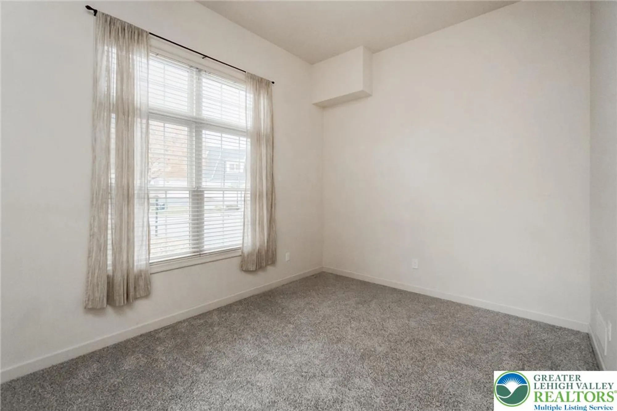 Property Slideshow image 33 of 54 | 5515 bayberry ln, Whitehall, PA, 18052