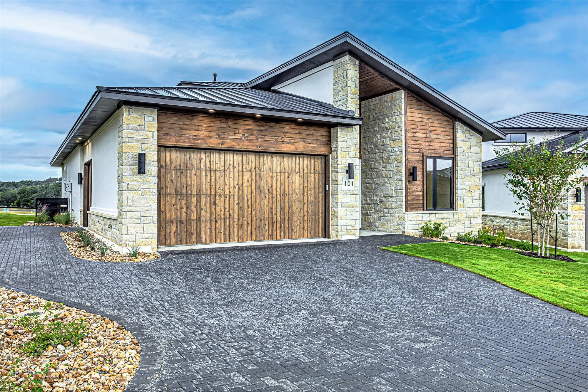 Property Slideshow image 2 of 37 | 101 manciano dr, Horseshoe Bay, TX, 78657