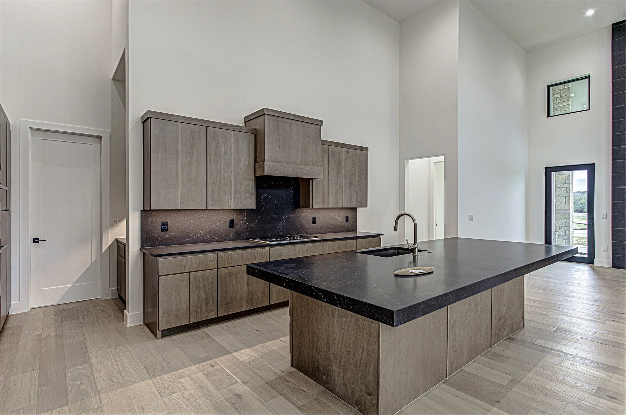 Property Slideshow image 6 of 37 | 101 manciano dr, Horseshoe Bay, TX, 78657