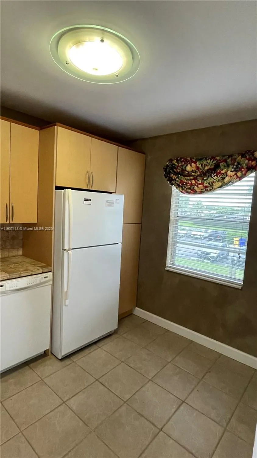 Property Slideshow image 4 of 23 | 110 lake meryl dr apt 216, West Palm Beach, FL, 33411