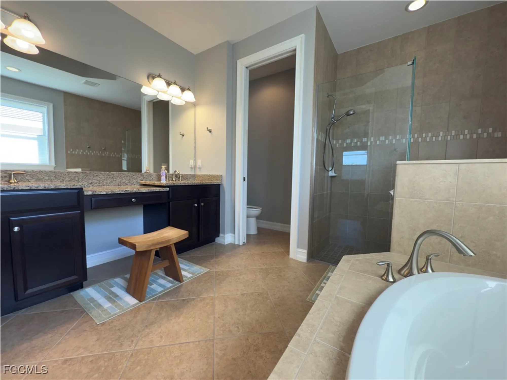 Property Slideshow image 39 of 43 | 3940 otter bend cir, Fort Myers, FL, 33905