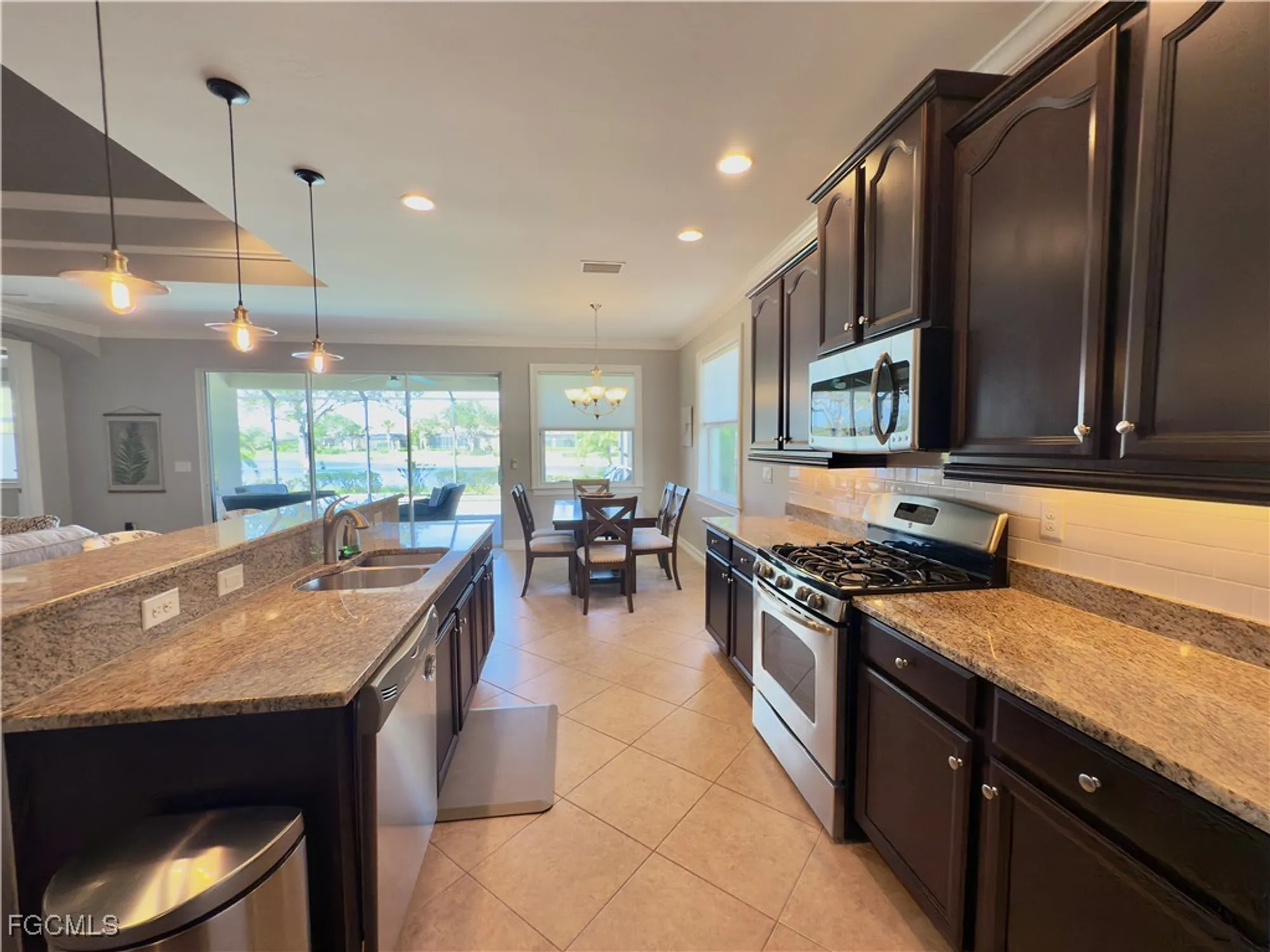 Property Slideshow image 33 of 43 | 3940 otter bend cir, Fort Myers, FL, 33905