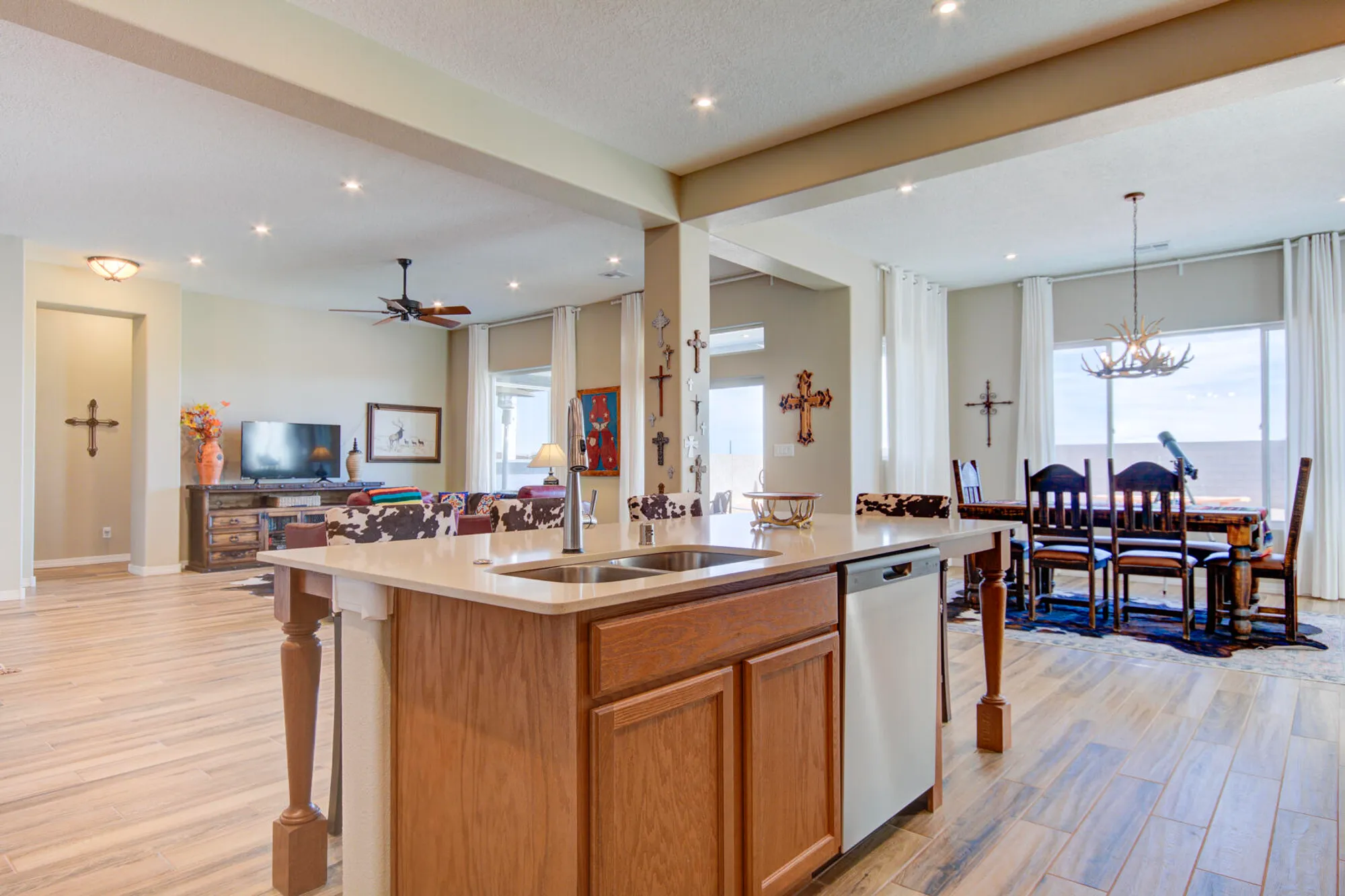 Property Slideshow image 16 of 38 | 460 rio chama cir sw, Los Lunas, NM, 87031