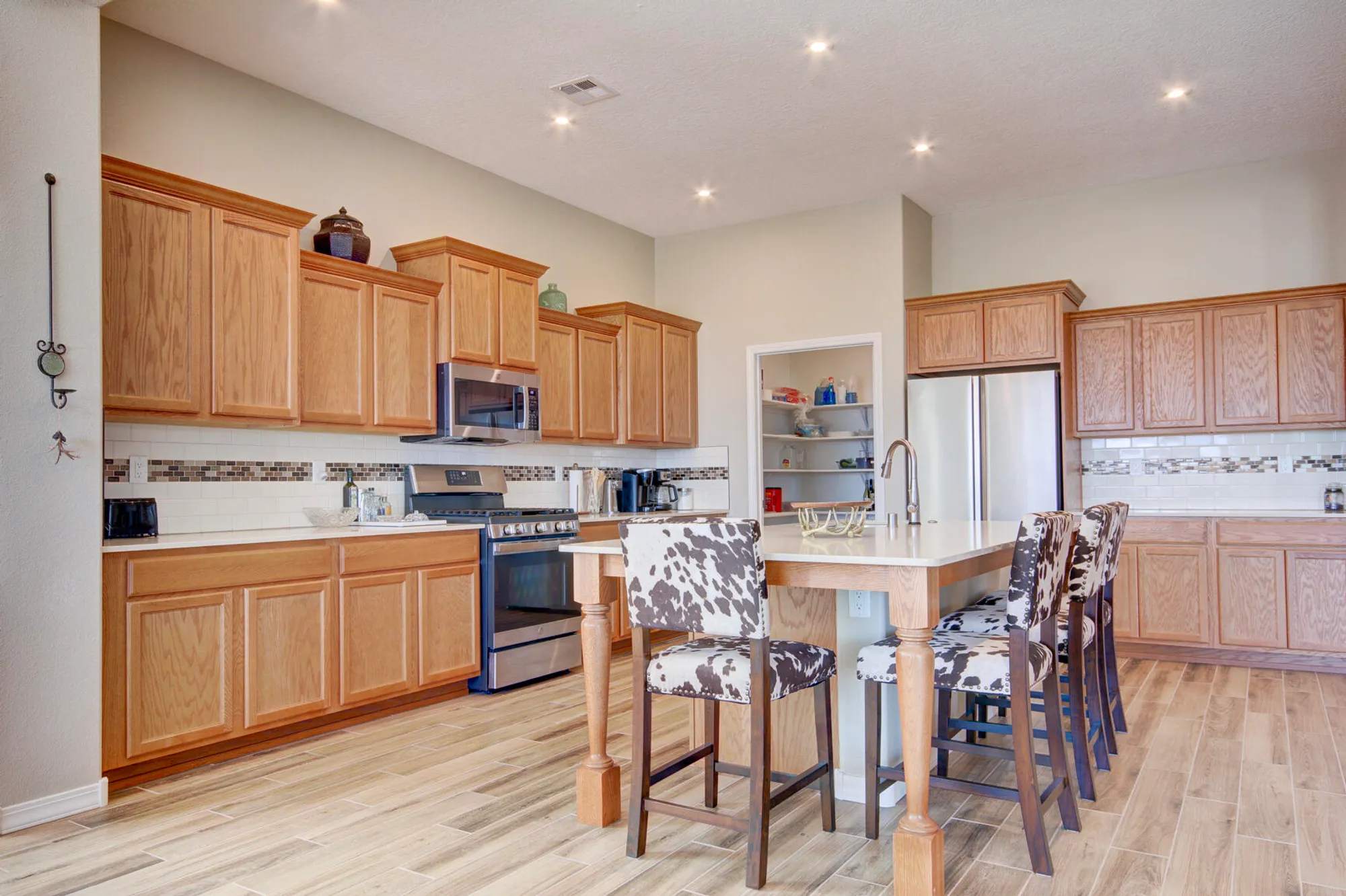 Property Slideshow image 10 of 38 | 460 rio chama cir sw, Los Lunas, NM, 87031