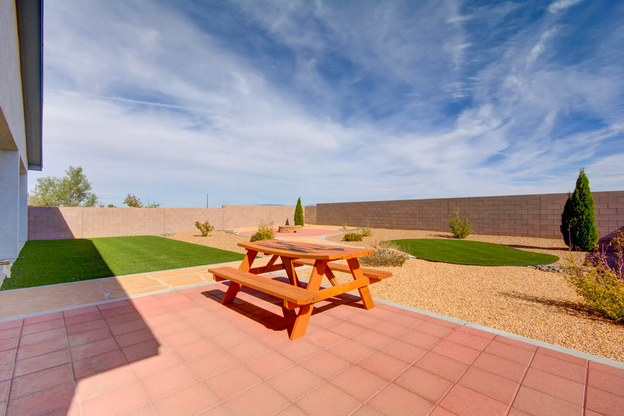 Property Slideshow image 21 of 38 | 460 rio chama cir sw, Los Lunas, NM, 87031