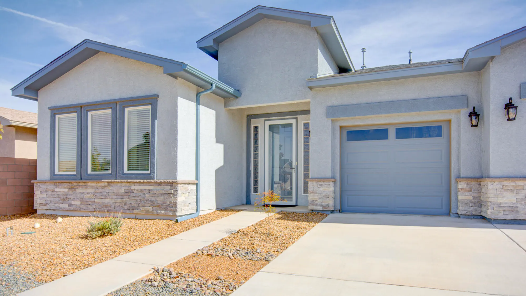 Property Slideshow image 4 of 38 | 460 rio chama cir sw, Los Lunas, NM, 87031