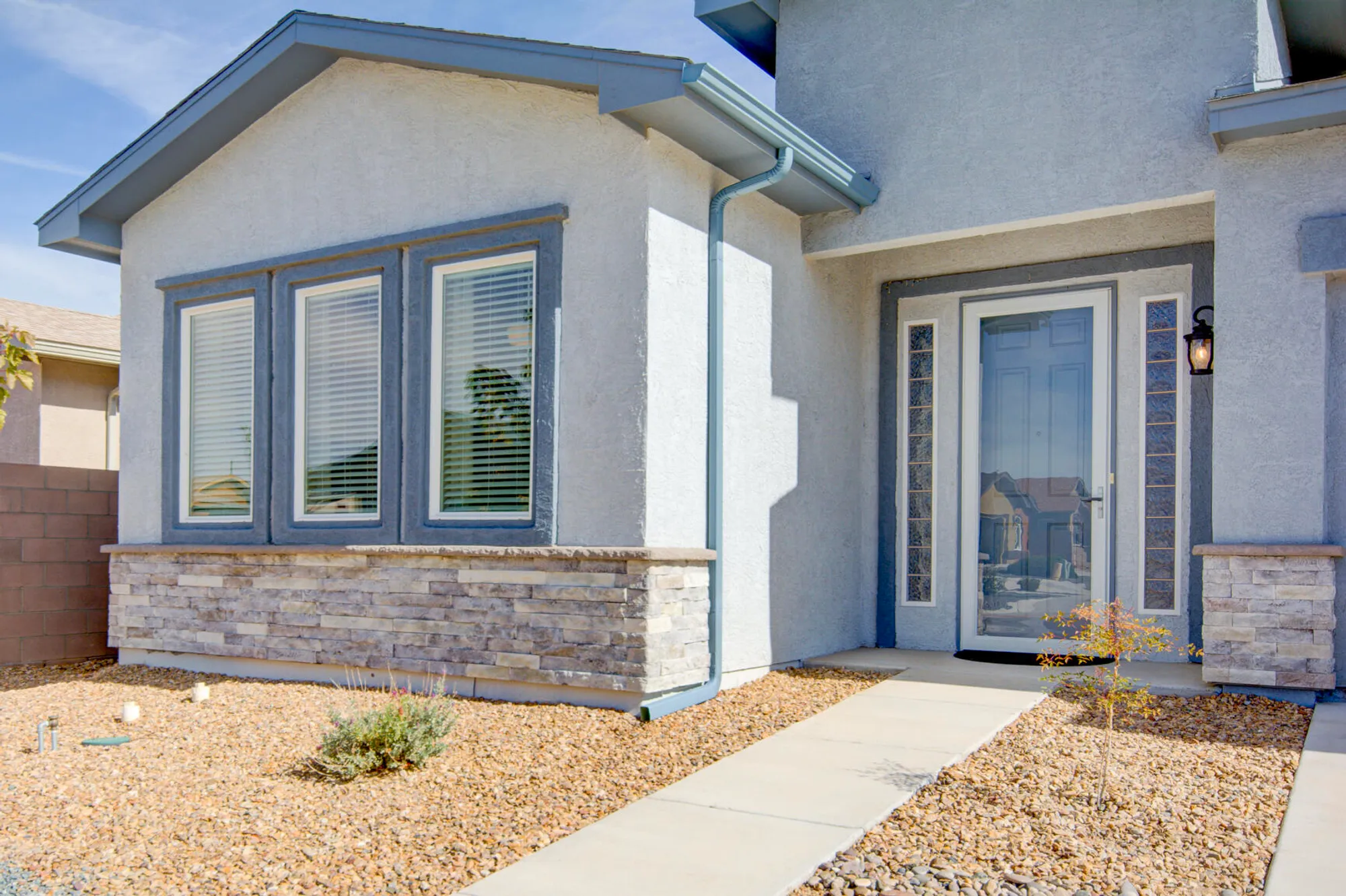 Property Slideshow image 5 of 38 | 460 rio chama cir sw, Los Lunas, NM, 87031