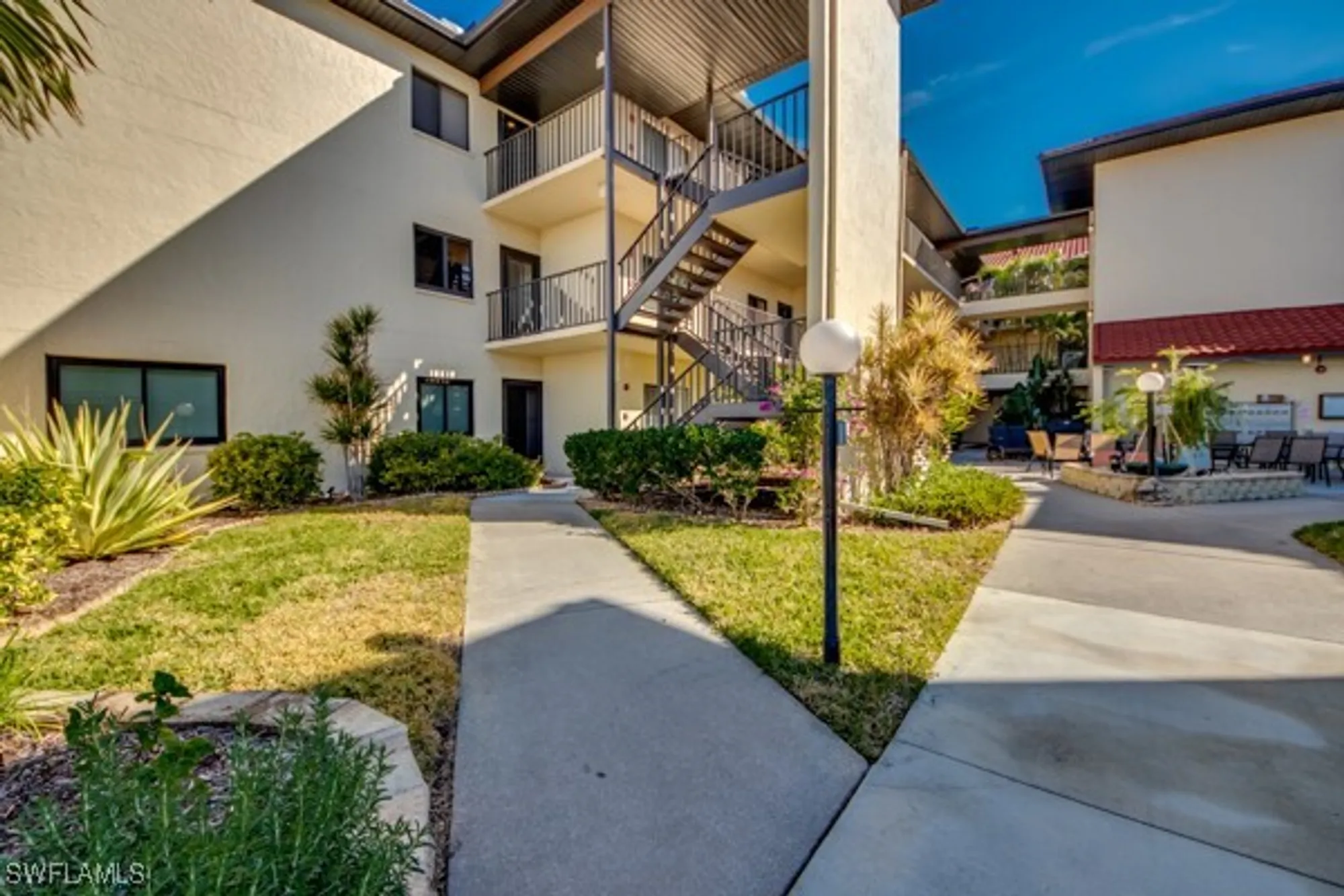 Property Slideshow image 24 of 46 | 11110 caravel cir apt 205, Fort Myers, FL, 33908
