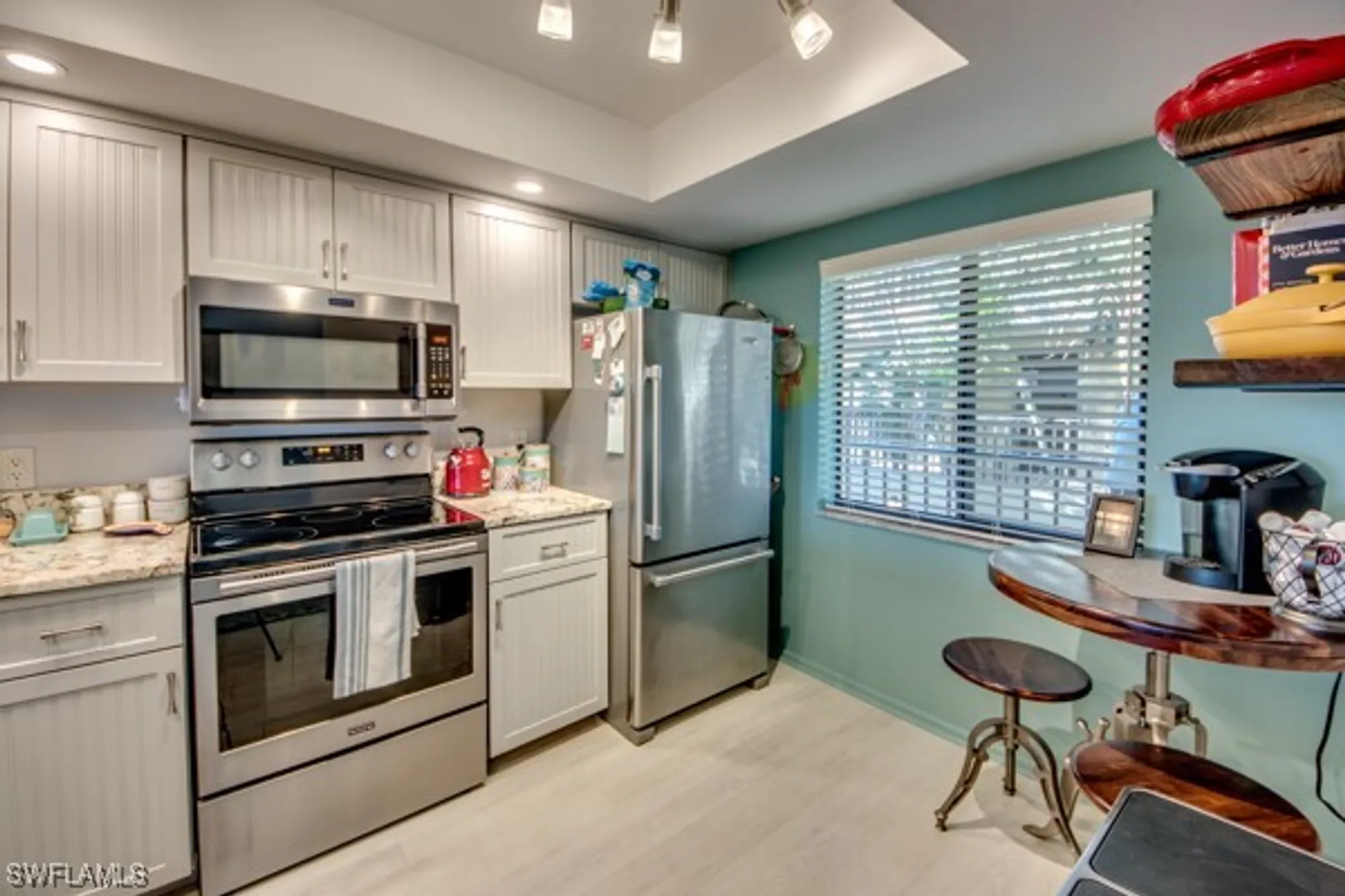 Property Slideshow image 5 of 46 | 11110 caravel cir apt 205, Fort Myers, FL, 33908