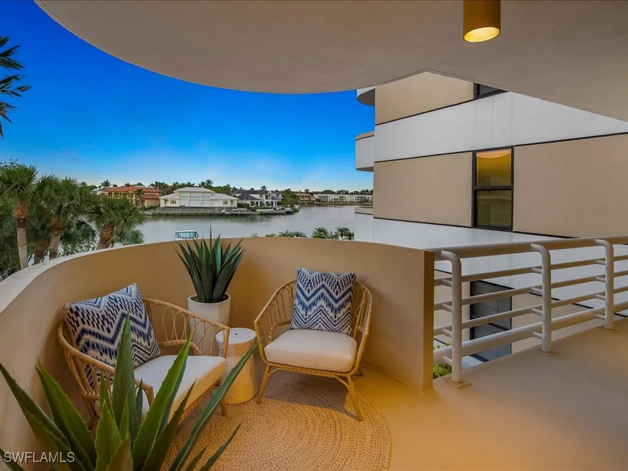 Property Slideshow image 17 of 42 | 3100 gulf shore blvd n apt 201, Naples, FL, 34103