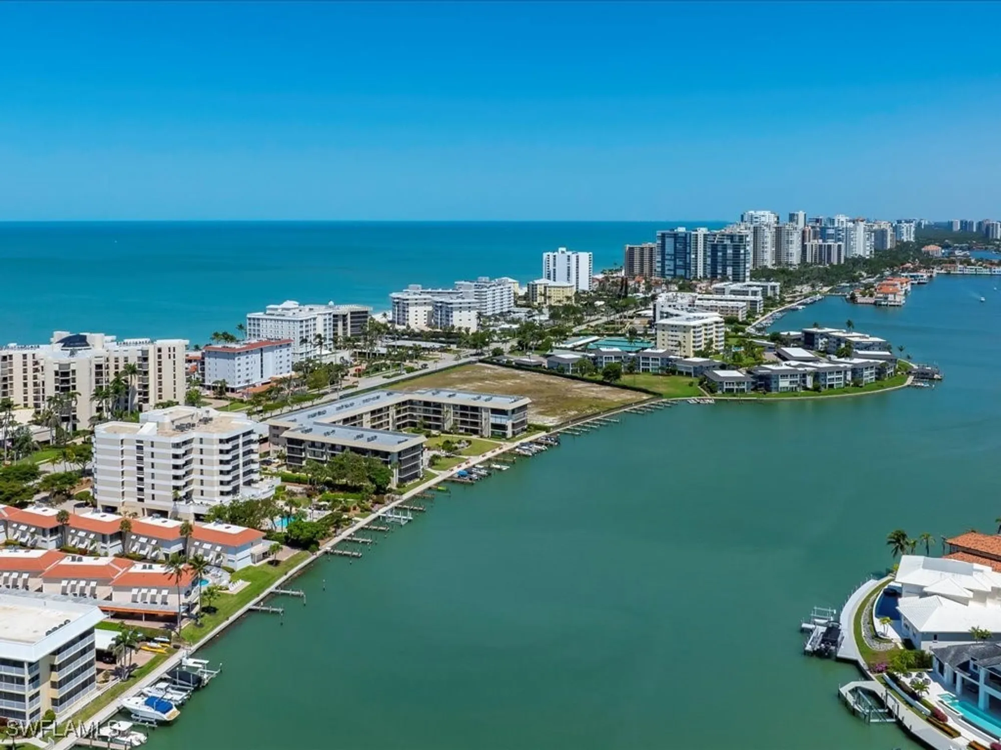 Property Slideshow image 37 of 42 | 3100 gulf shore blvd n apt 201, Naples, FL, 34103