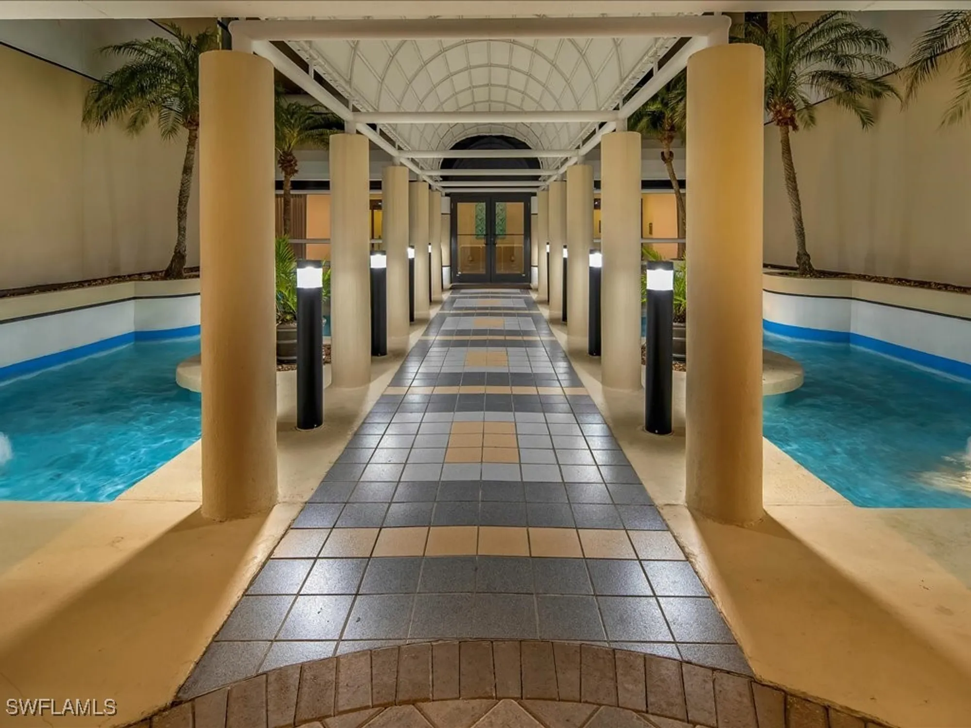 Property Slideshow image 4 of 42 | 3100 gulf shore blvd n apt 201, Naples, FL, 34103