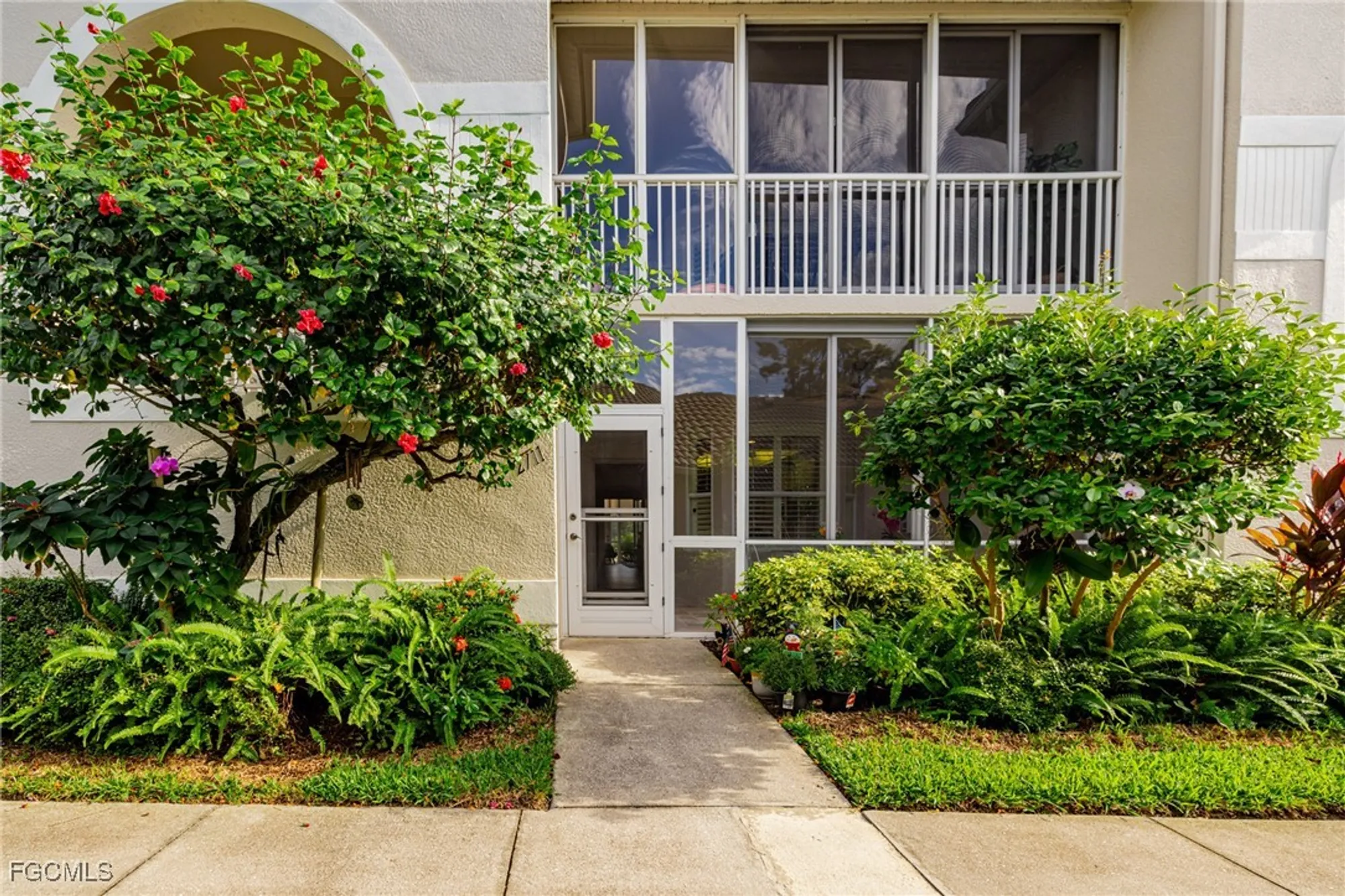 Property Slideshow image 11 of 50 | 10381 mcarthur palm ln apt 2711, Fort Myers, FL, 33966