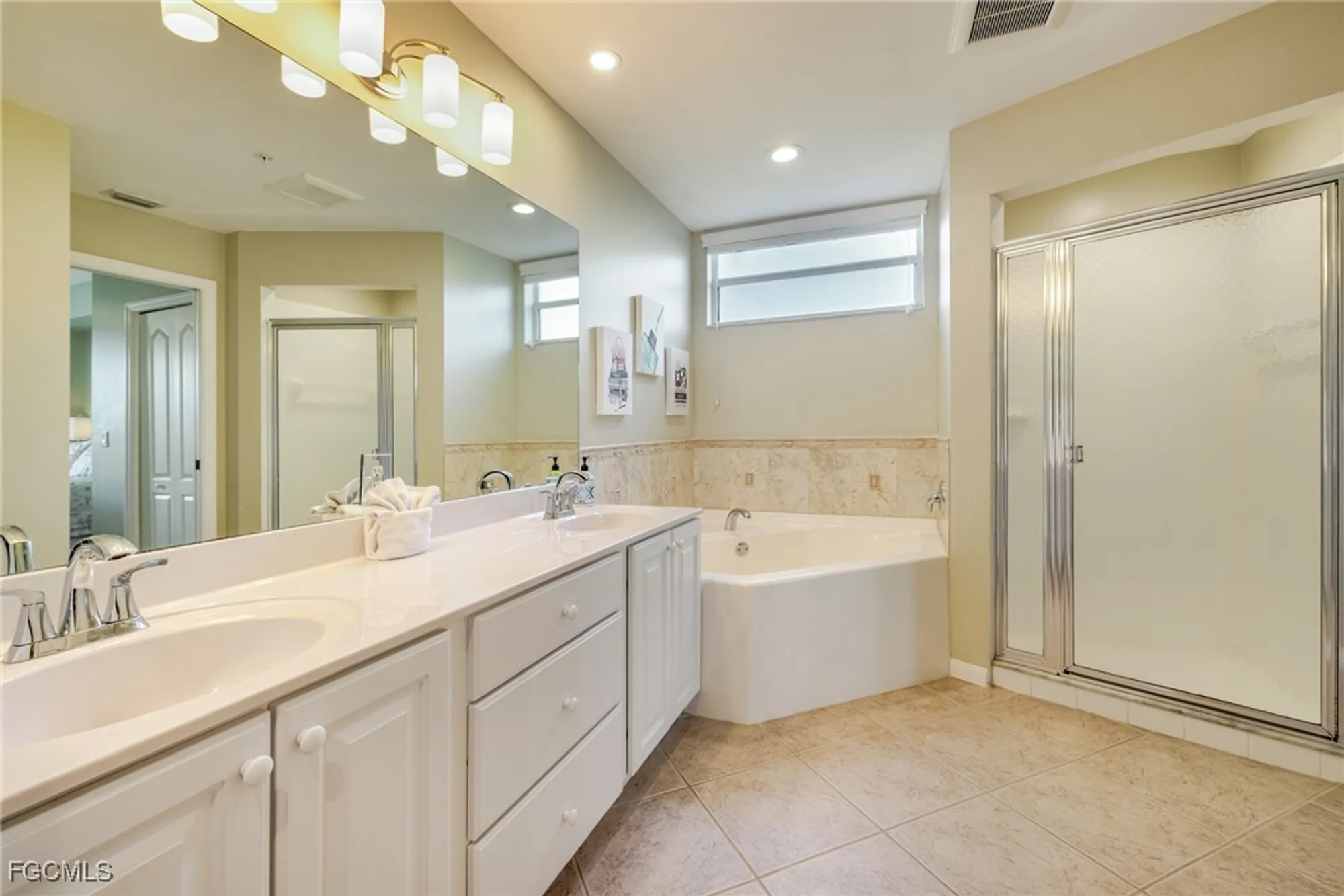 Property Slideshow image 26 of 50 | 10381 mcarthur palm ln apt 2711, Fort Myers, FL, 33966