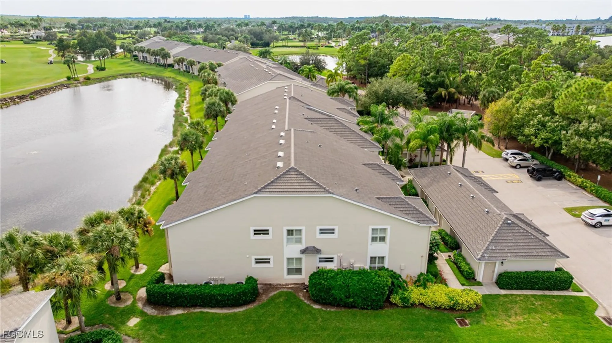Property Slideshow image 2 of 50 | 10381 mcarthur palm ln apt 2711, Fort Myers, FL, 33966
