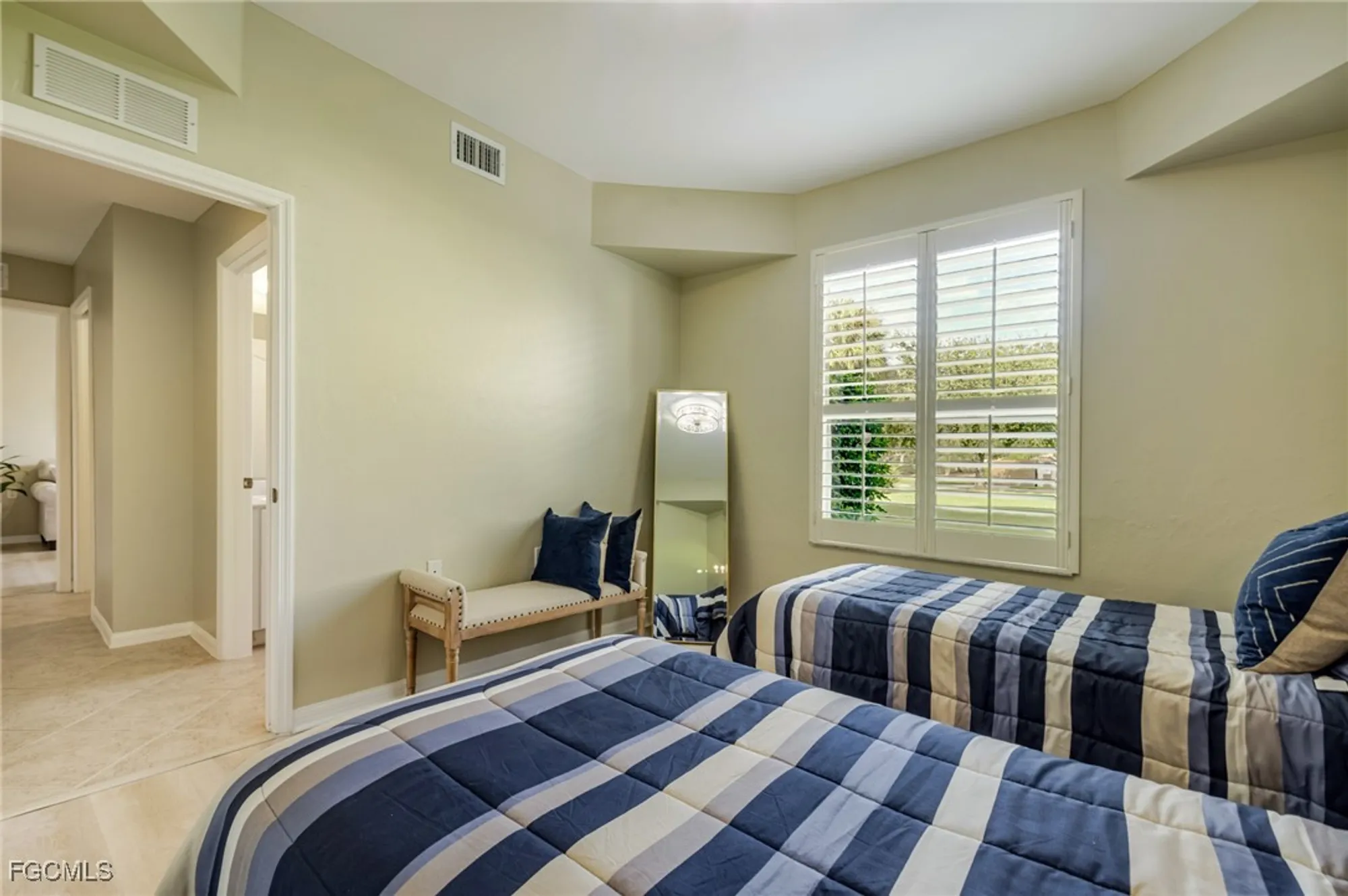 Property Slideshow image 21 of 50 | 10381 mcarthur palm ln apt 2711, Fort Myers, FL, 33966