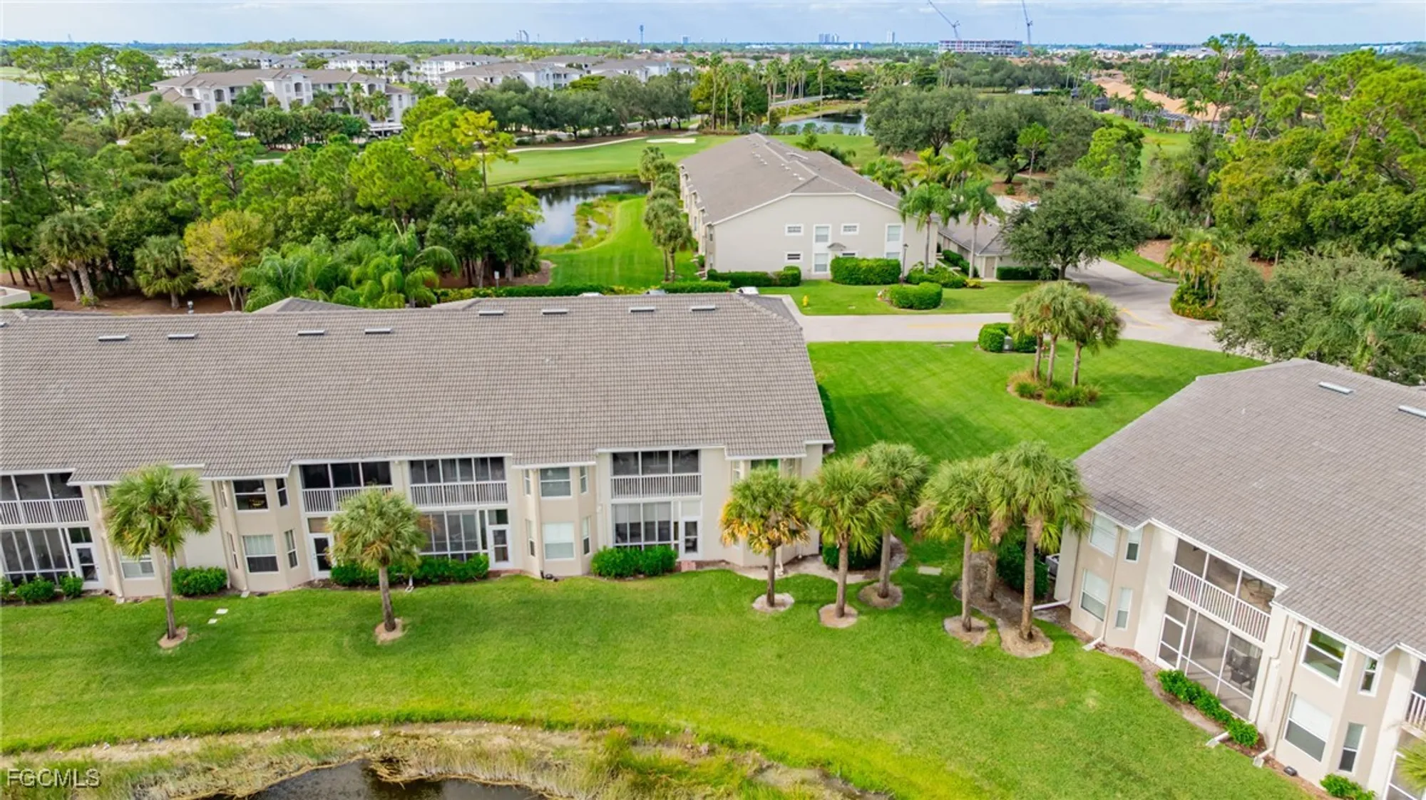 Property Slideshow image 3 of 50 | 10381 mcarthur palm ln apt 2711, Fort Myers, FL, 33966