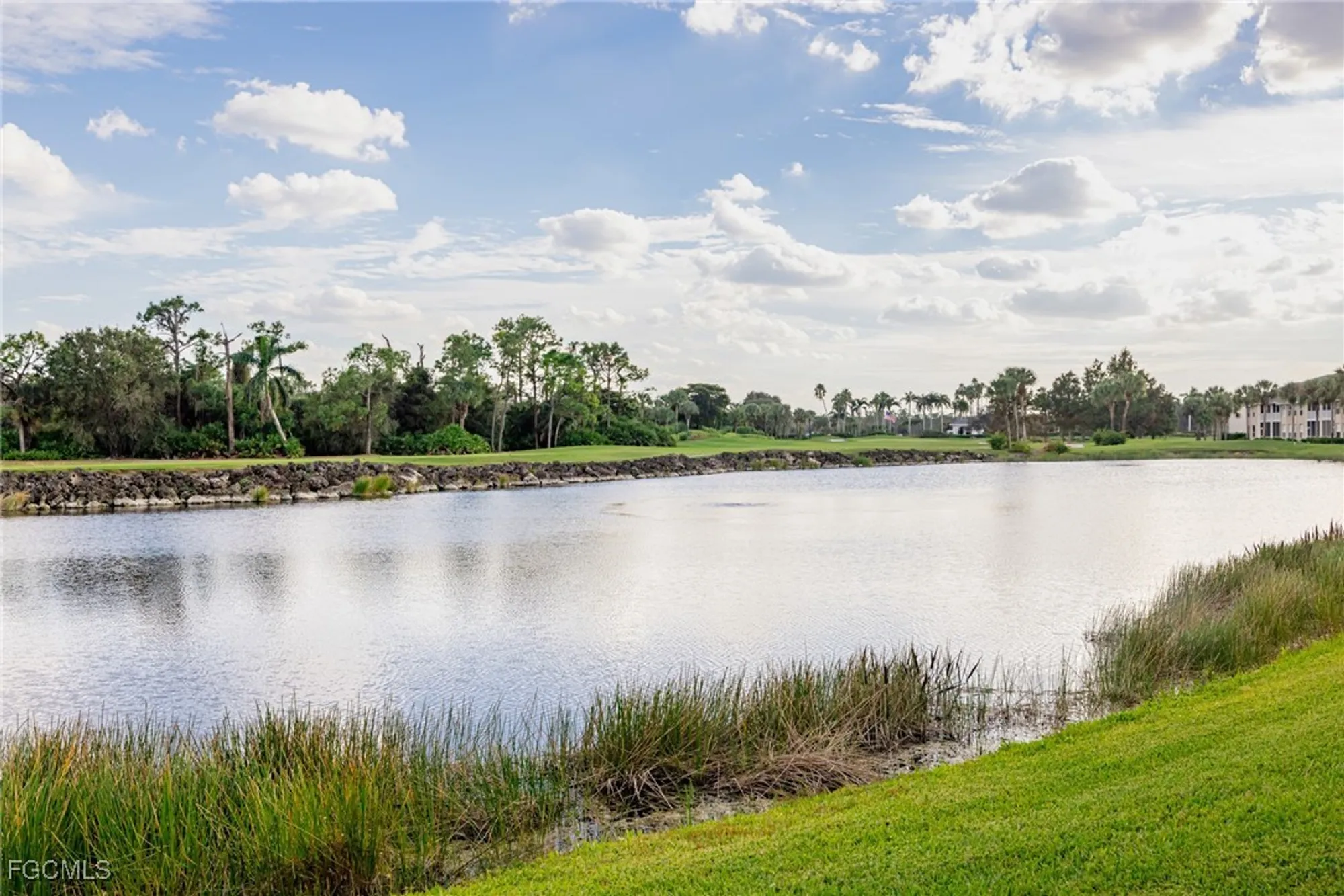 Property Slideshow image 5 of 50 | 10381 mcarthur palm ln apt 2711, Fort Myers, FL, 33966