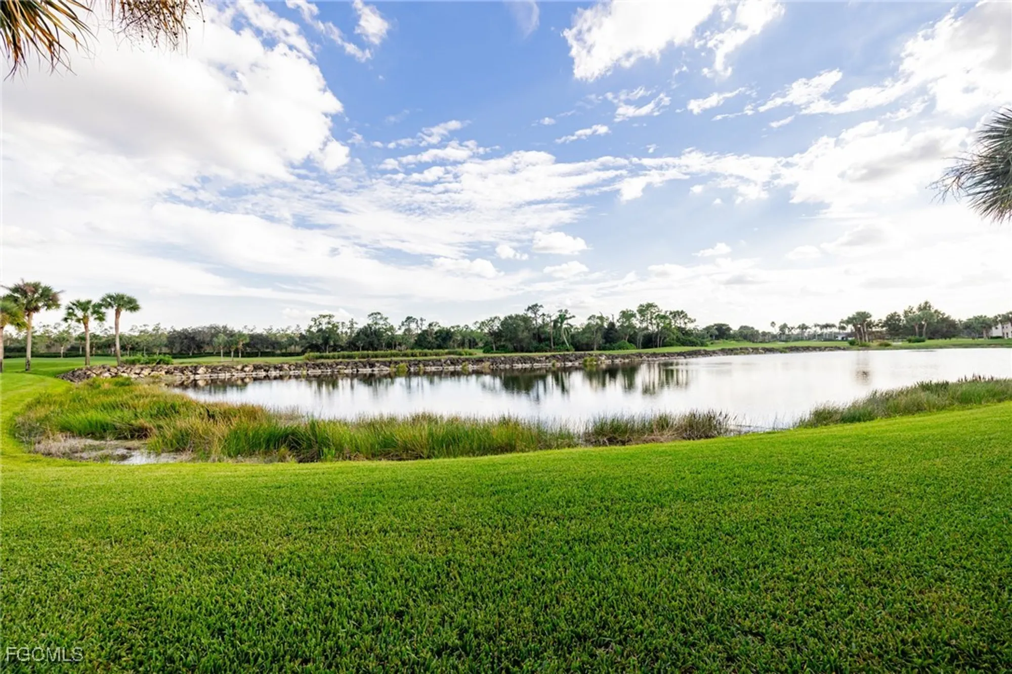 Property Slideshow image 6 of 50 | 10381 mcarthur palm ln apt 2711, Fort Myers, FL, 33966
