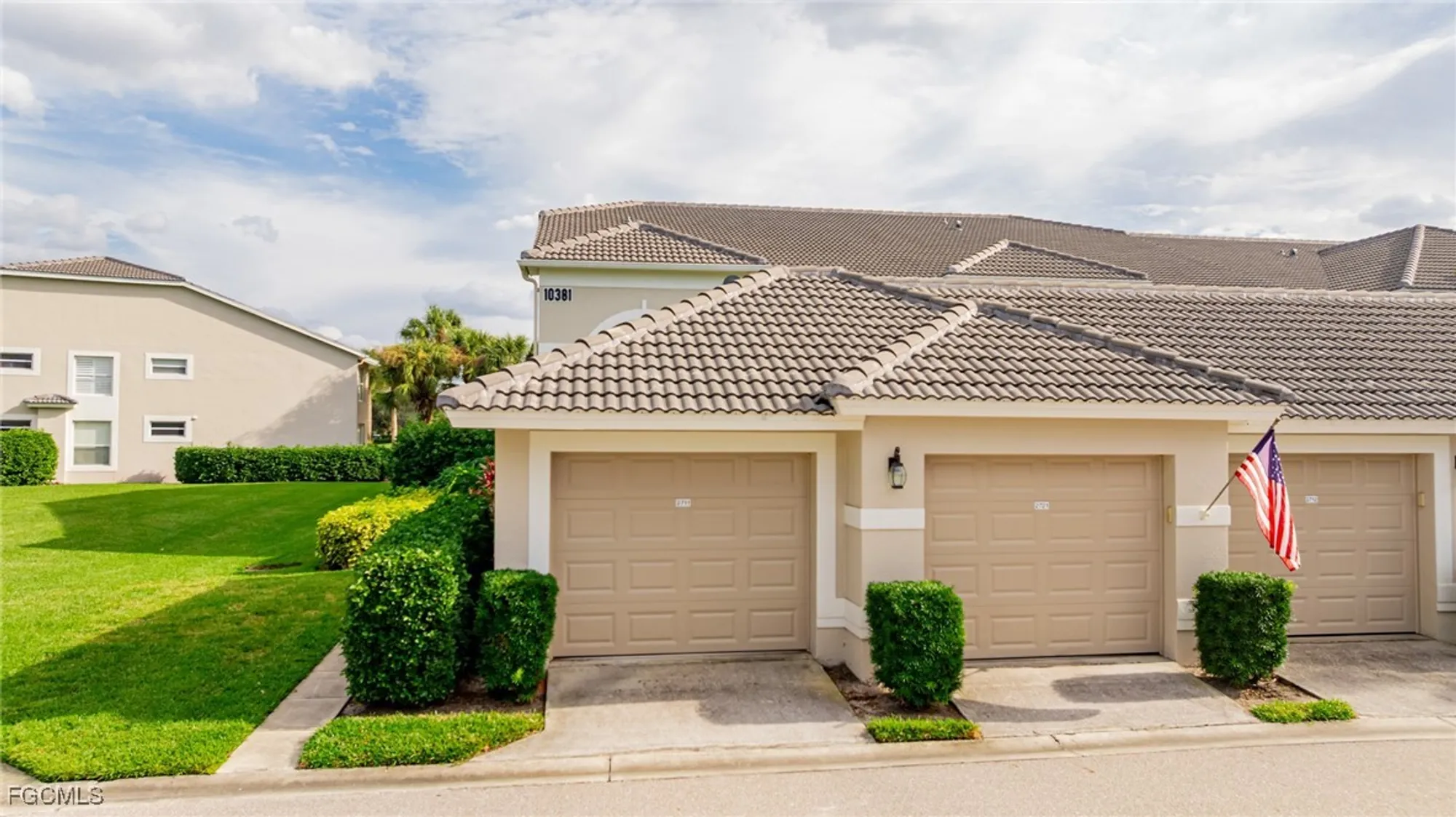 Property Slideshow image 7 of 50 | 10381 mcarthur palm ln apt 2711, Fort Myers, FL, 33966