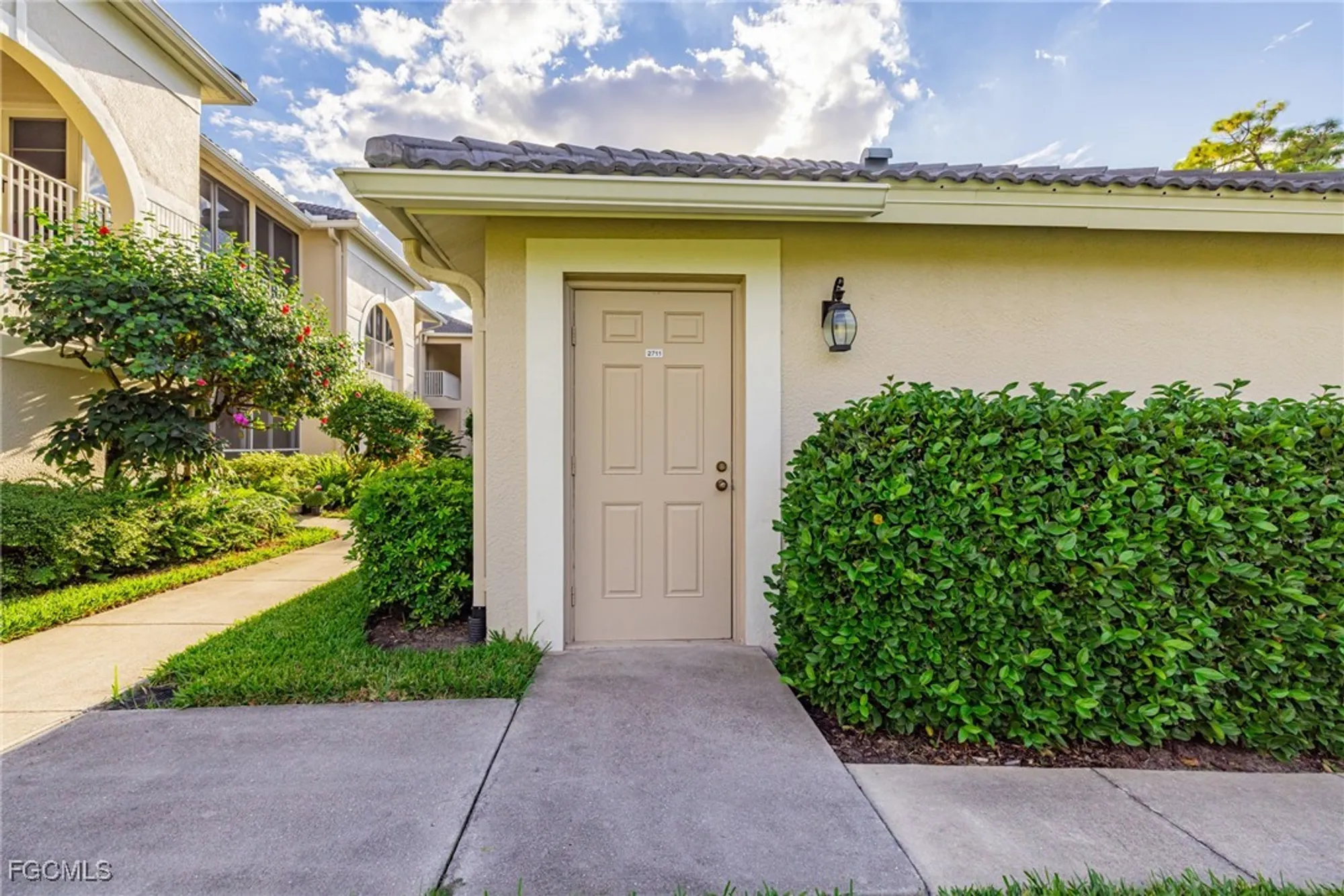 Property Slideshow image 8 of 50 | 10381 mcarthur palm ln apt 2711, Fort Myers, FL, 33966