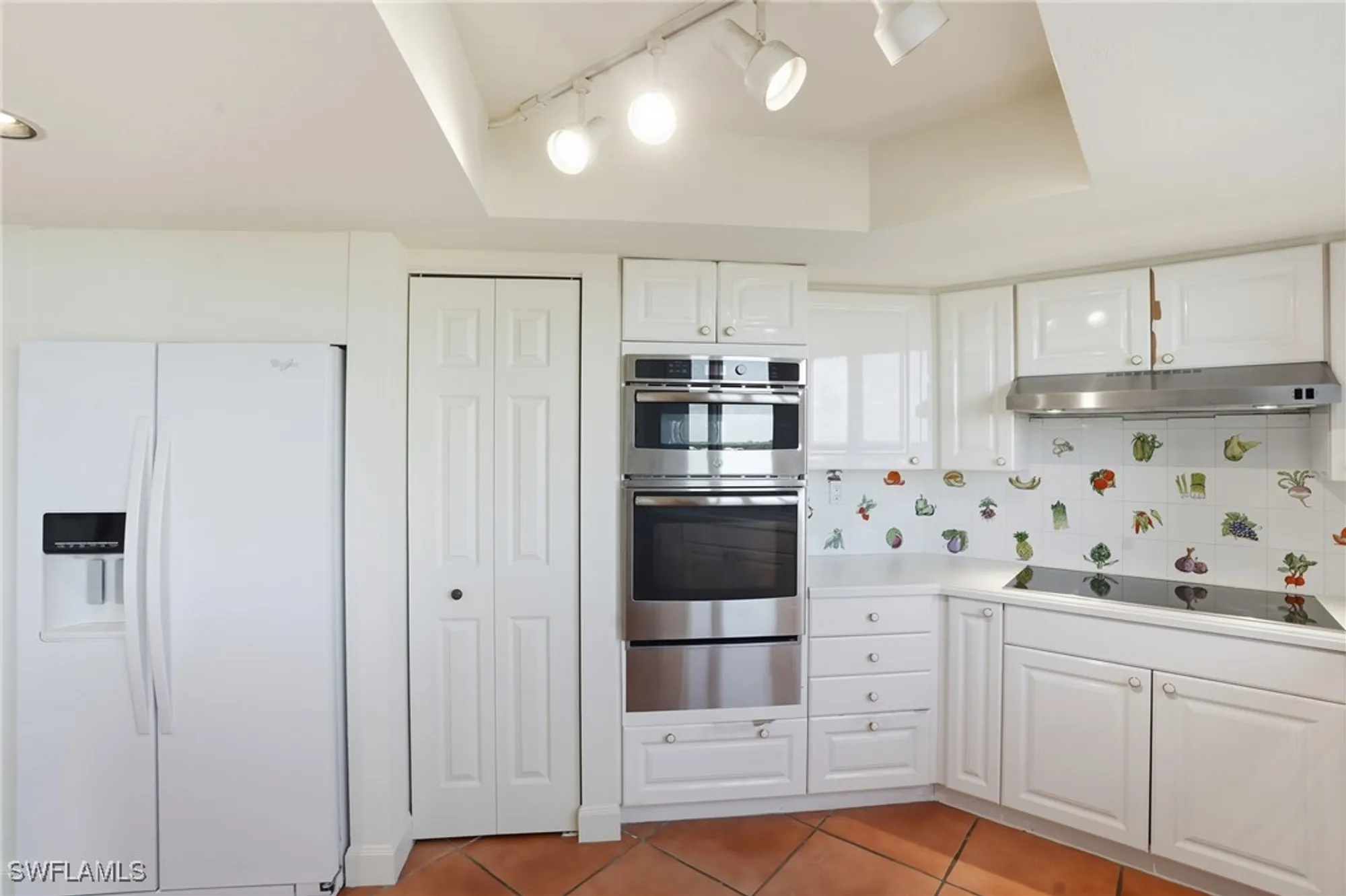 Property Slideshow image 16 of 45 | 6849 grenadier blvd 701, Naples, FL, 34108