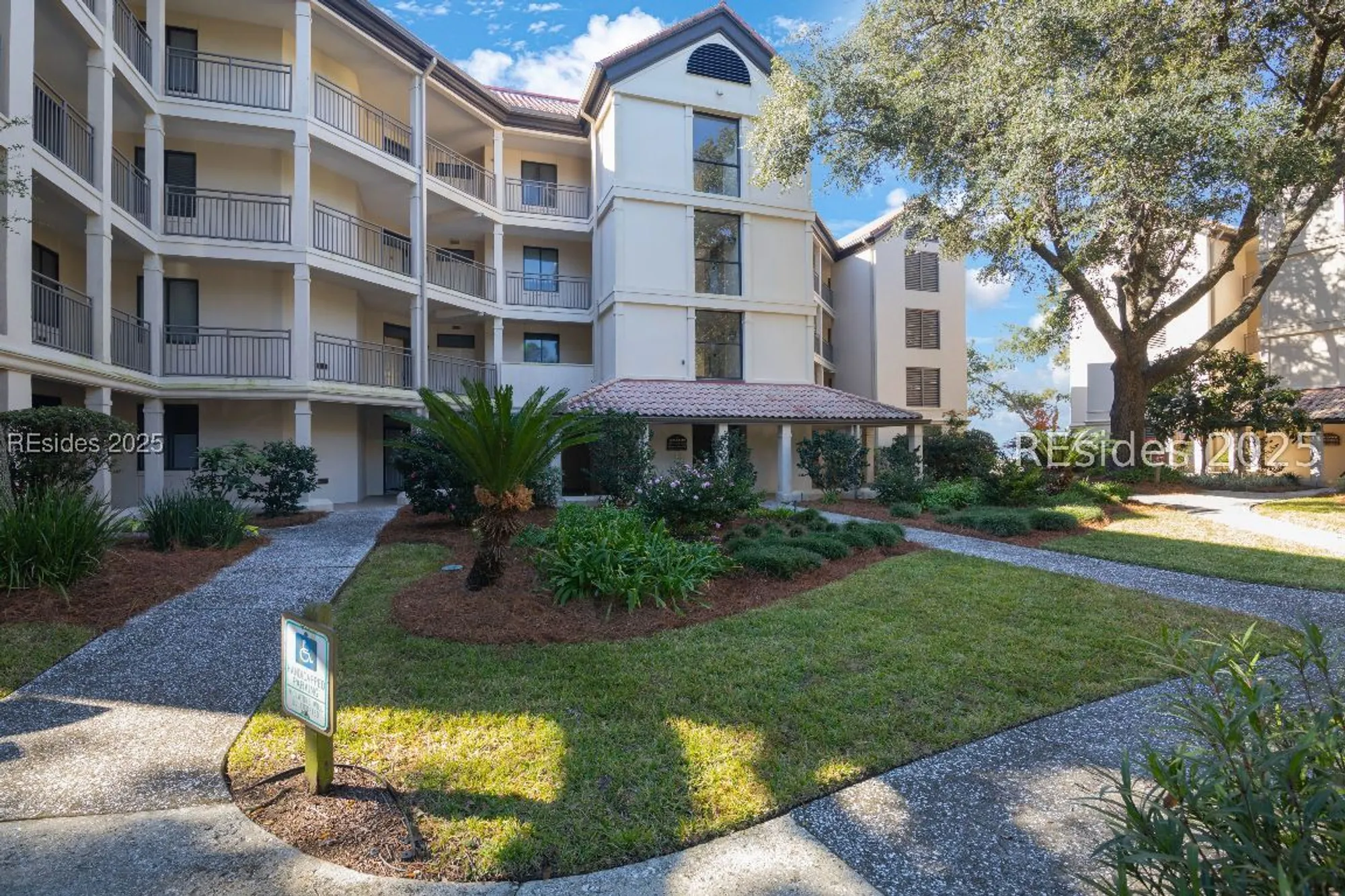 Property Slideshow image 26 of 58 | 6 village north dr 115, Hilton Head Island, SC, 29926