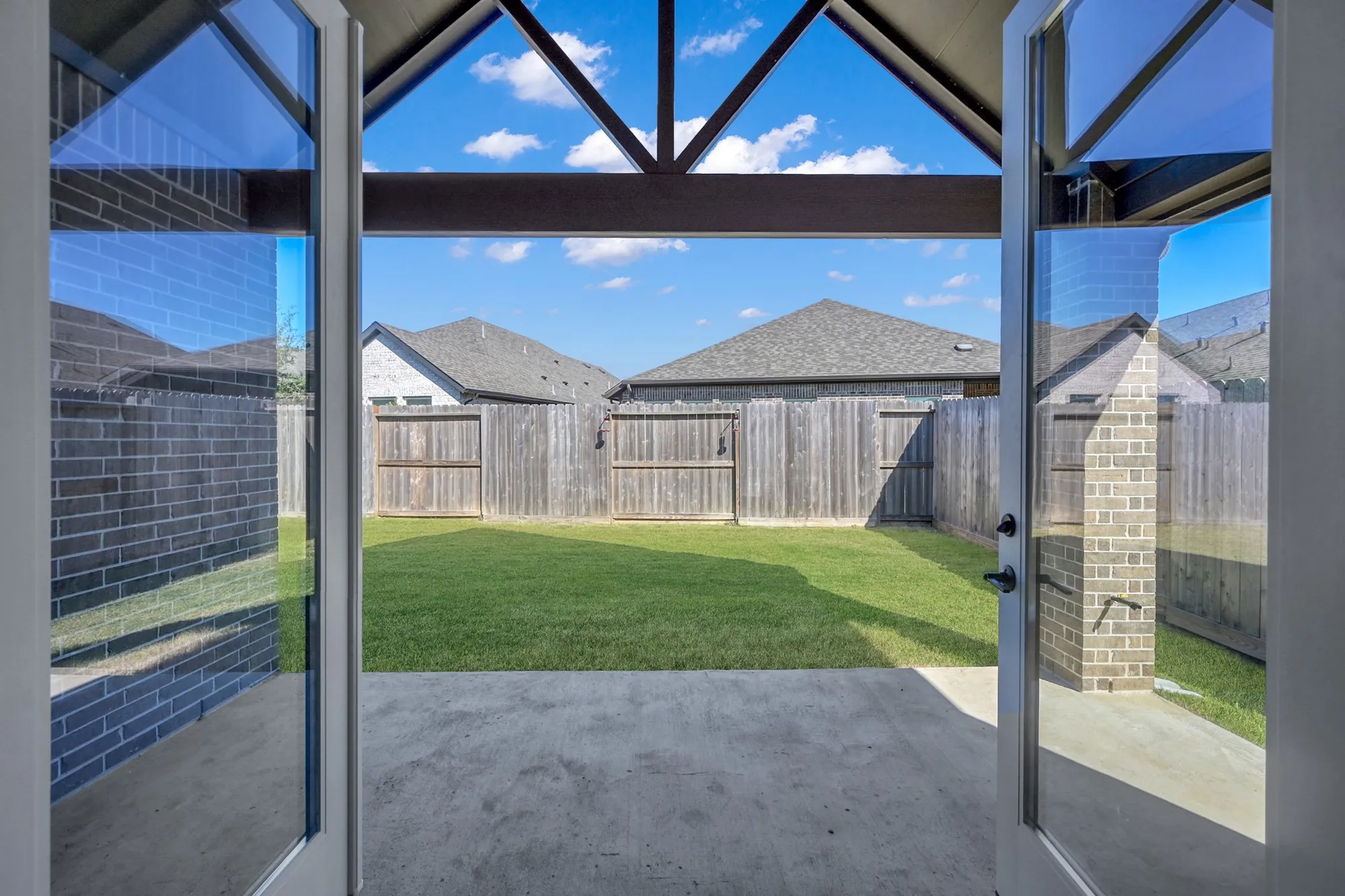 Property Slideshow image 15 of 39 | 18818 sweetwater springs dr, Cypress, TX, 77433